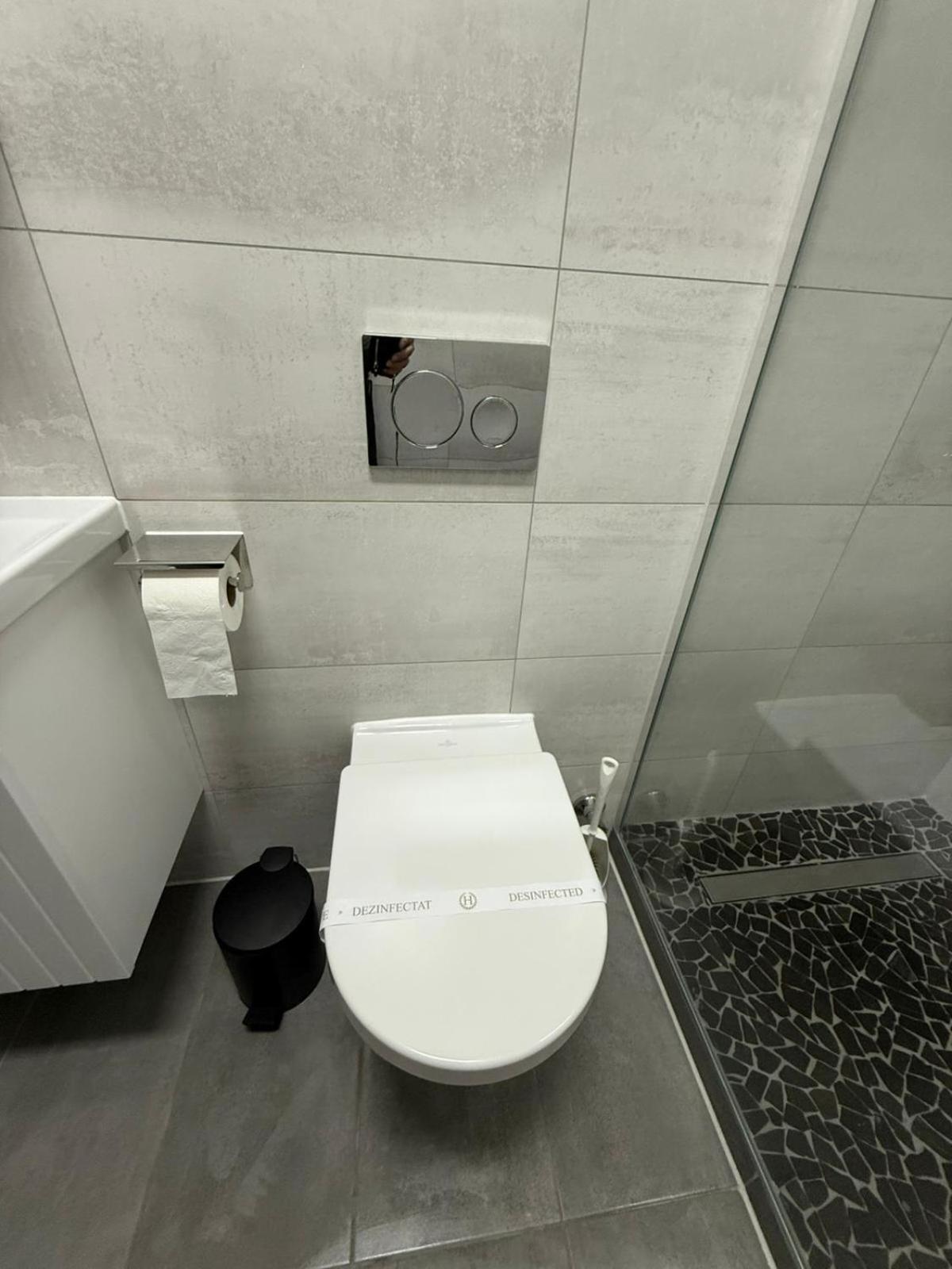 One-Bedroom Apartment - Photo 3