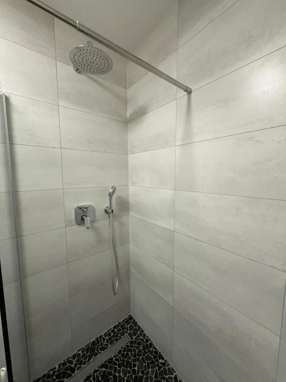 One-Bedroom Apartment - Photo 6