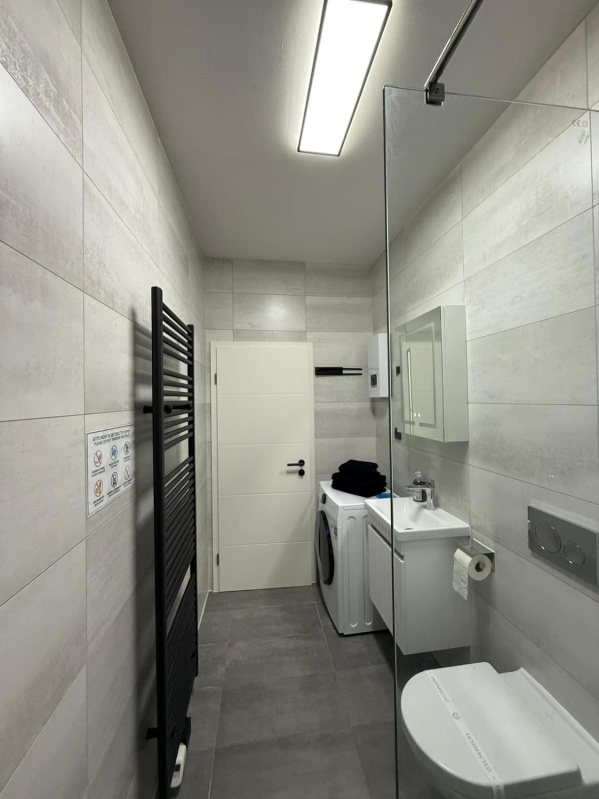 One-Bedroom Apartment - Photo 7