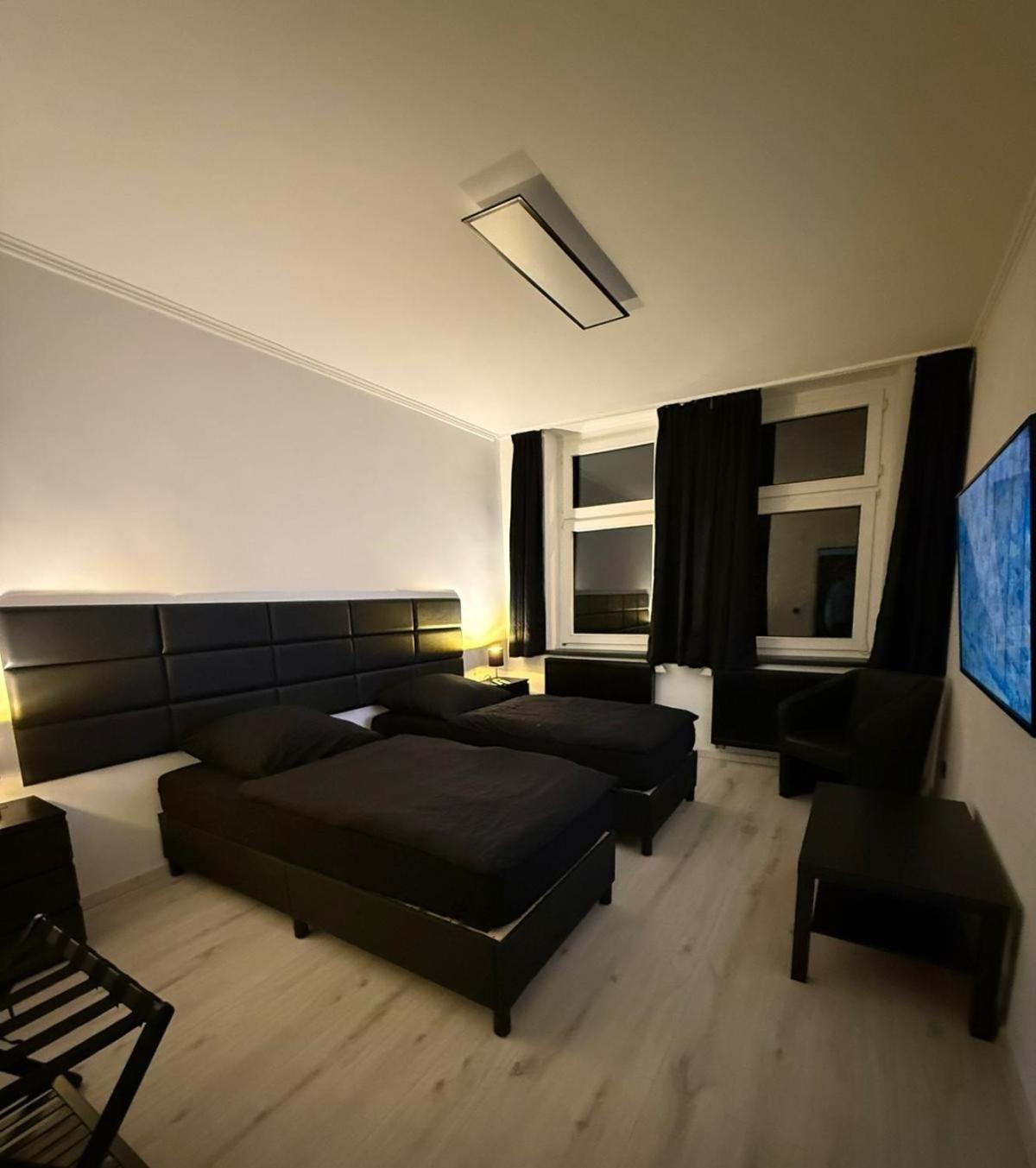 One-Bedroom Apartment - Photo 8