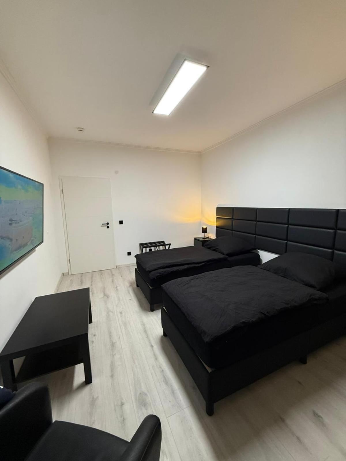 One-Bedroom Apartment - Photo 12