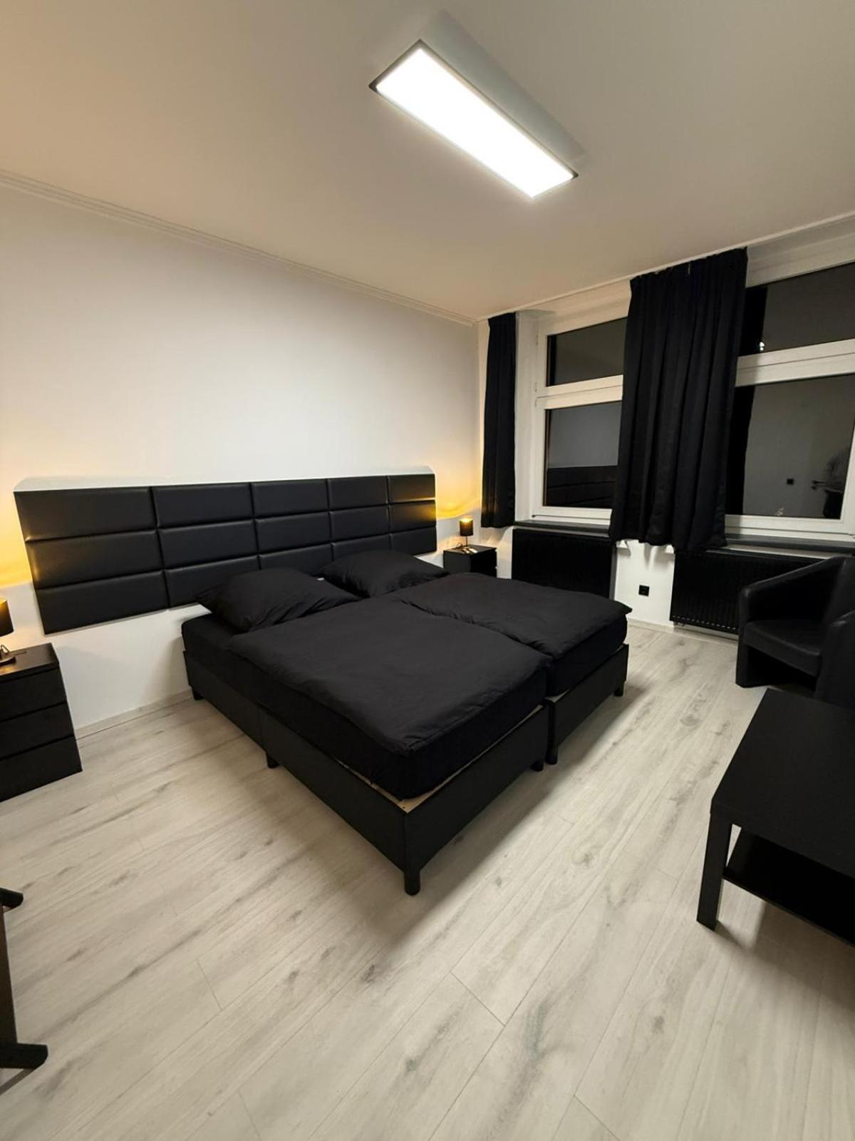 One-Bedroom Apartment - Photo 13