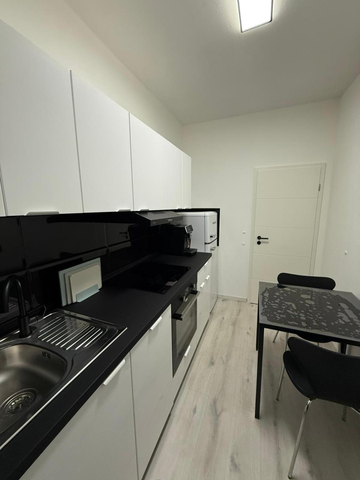 One-Bedroom Apartment - Photo 15