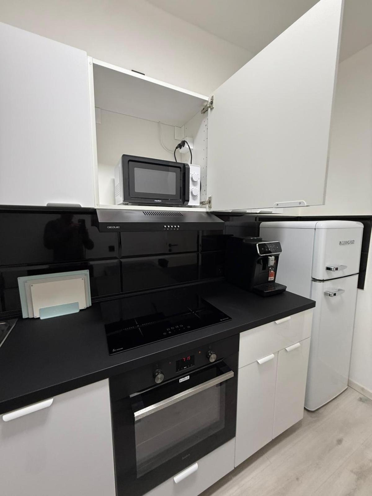 One-Bedroom Apartment - Photo 19