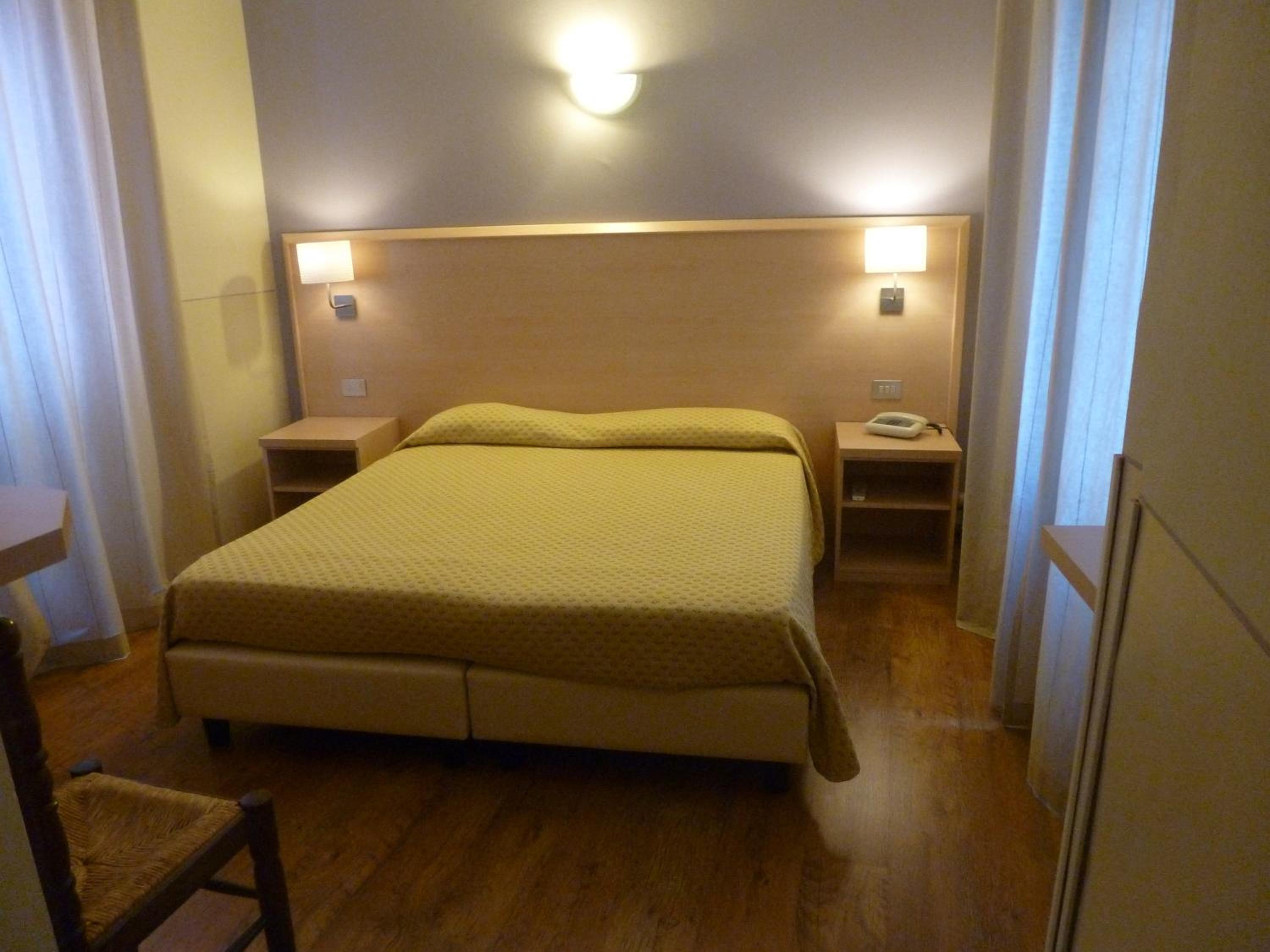 Double or Twin Room - Photo 2