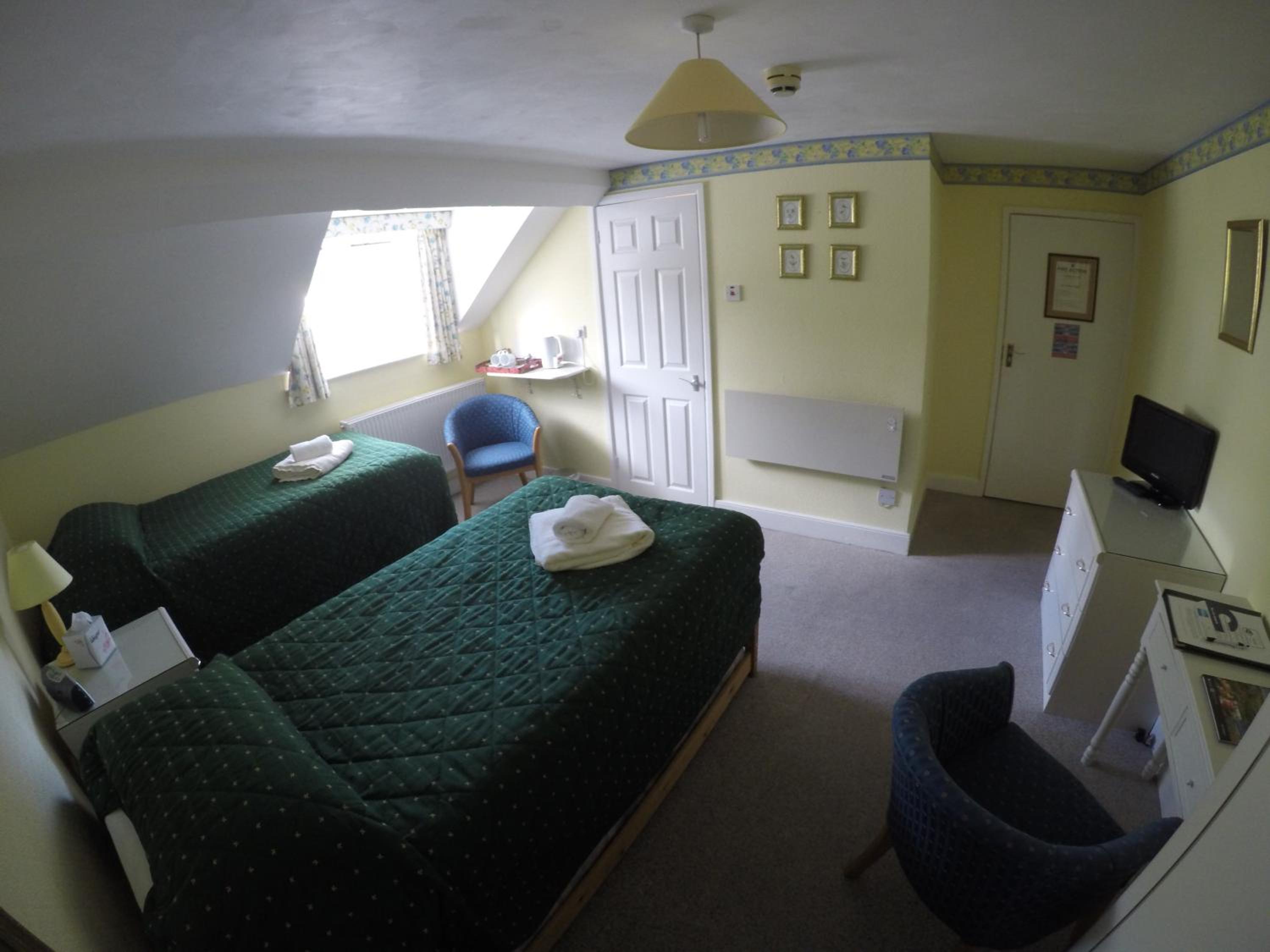 Standard Twin Room photo 3
