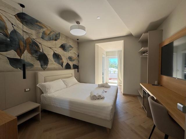 Double Room with Lake View - Annex