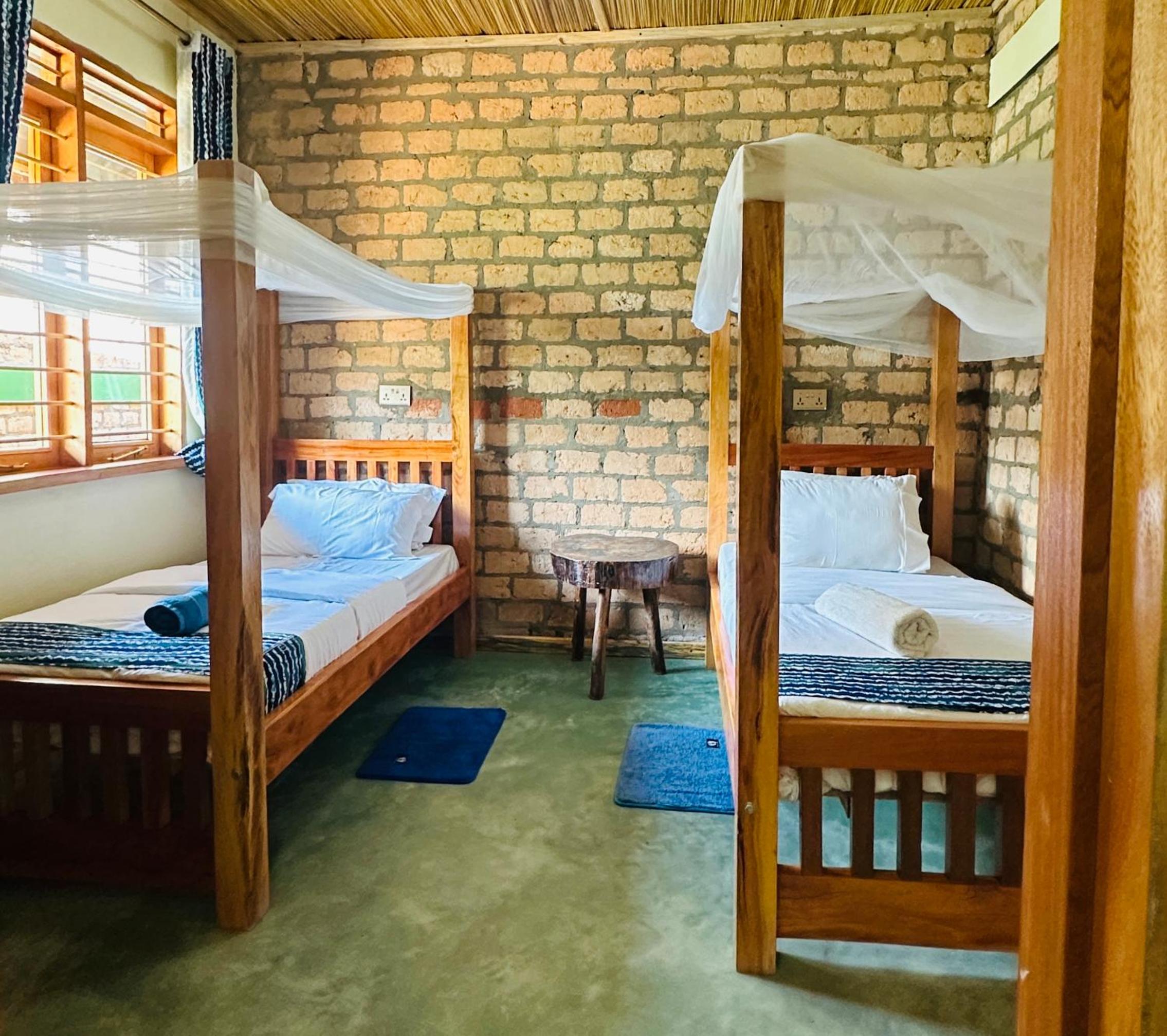 Twin Room with Shower
