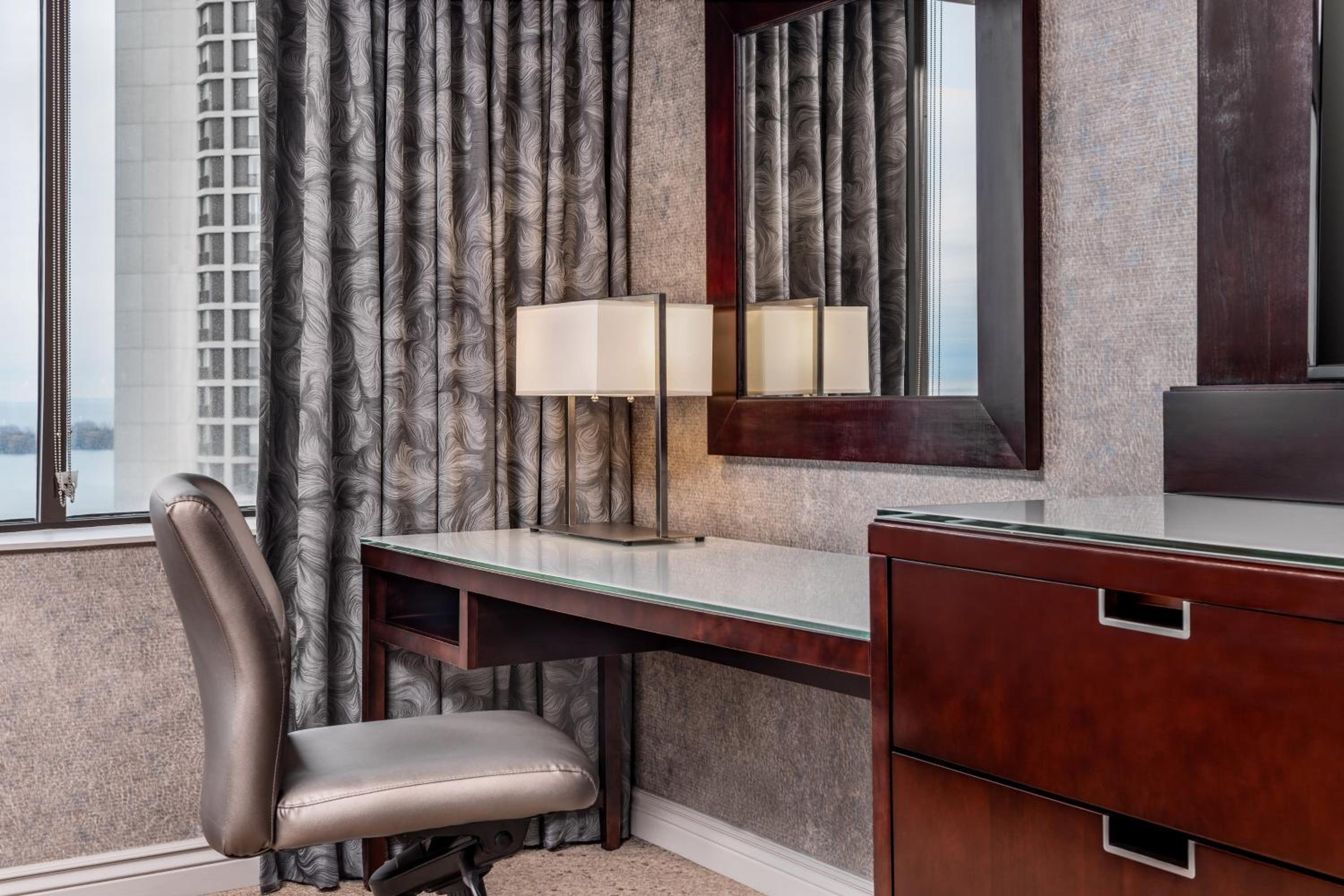 Guest room, 2 Double, City view