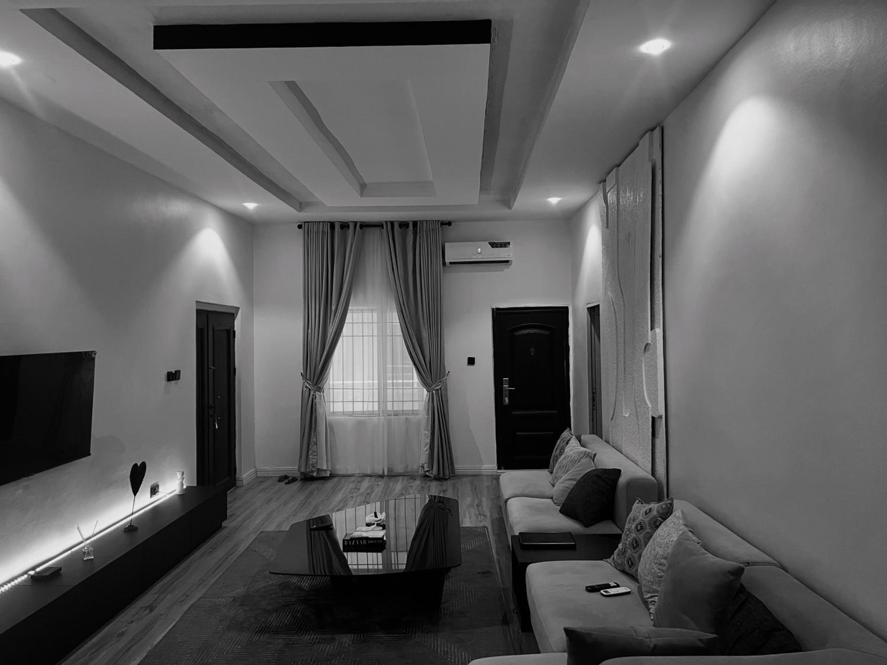 Deluxe Two-Bedroom Apartment with Garden View photo 3