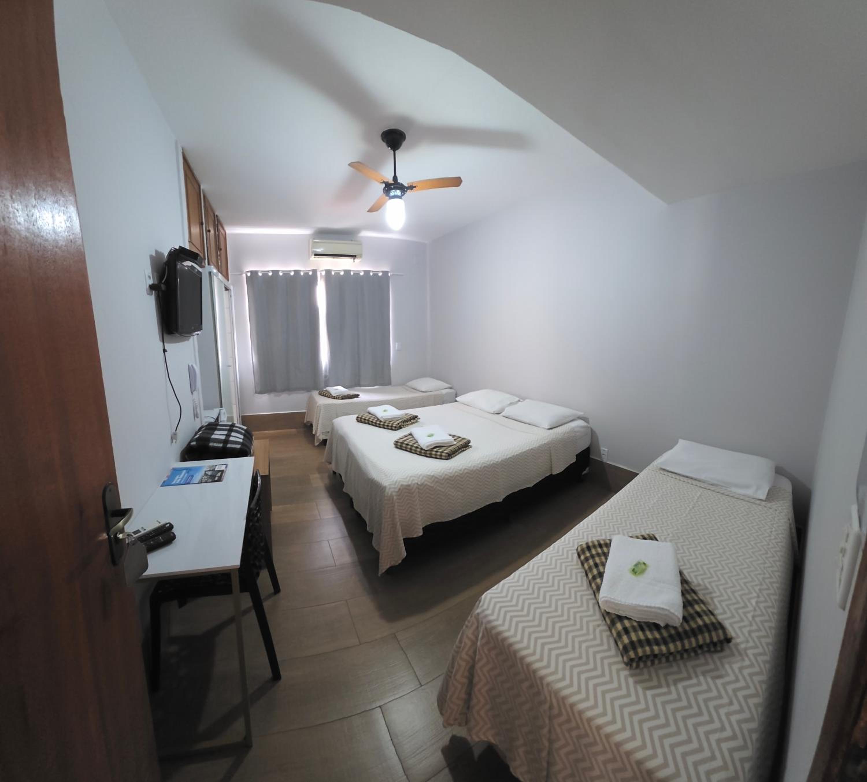 Economy Quadruple Room photo 3
