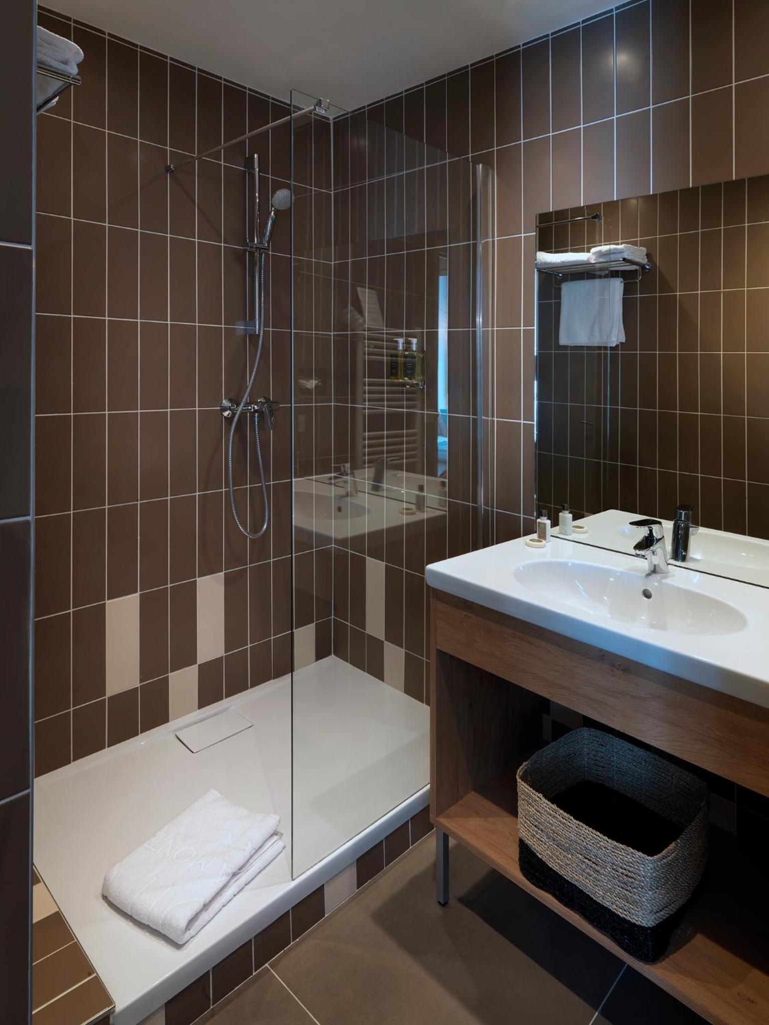 Double or Twin Room with Free Spa Access - Green - Photo 2