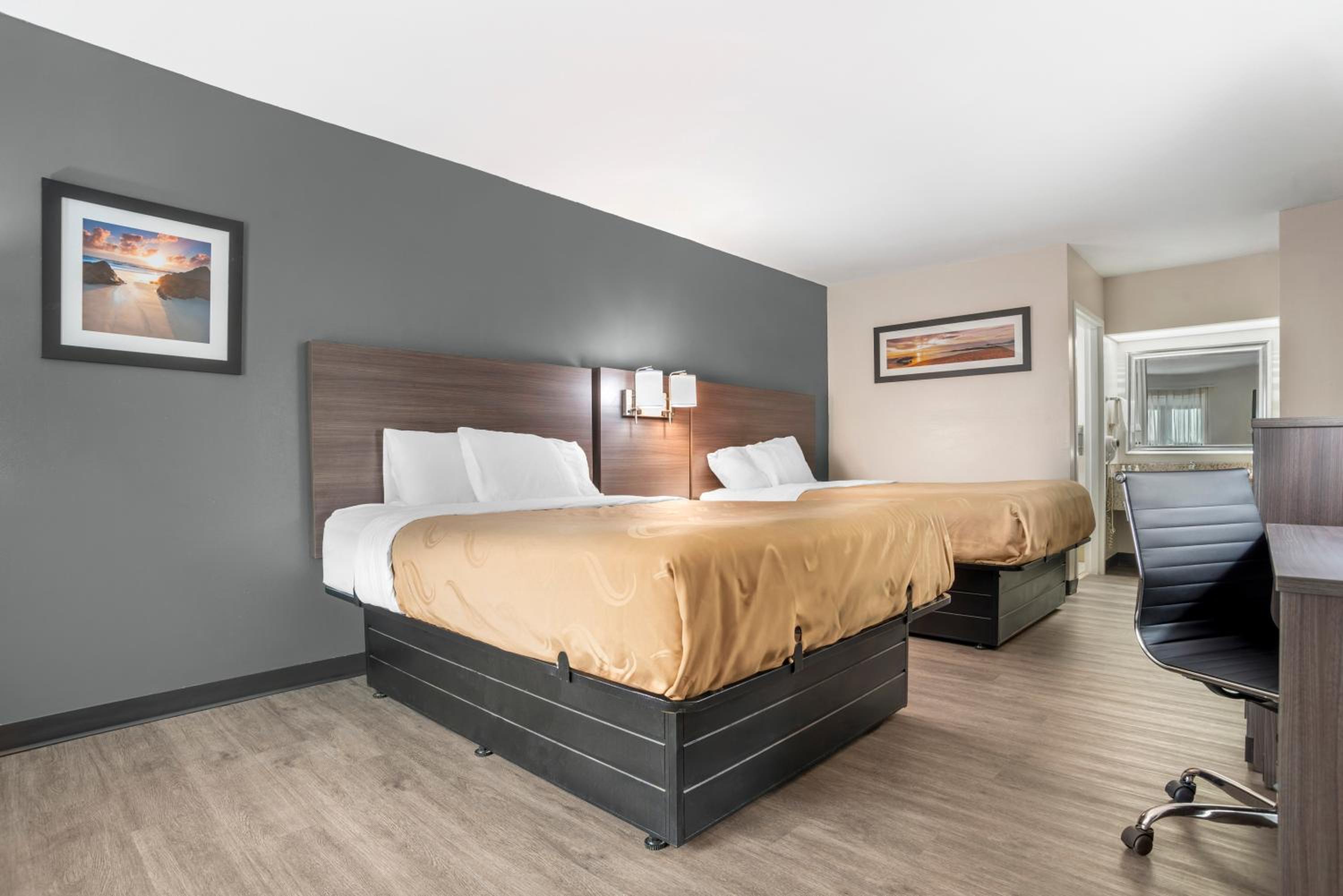 Queen Room with Two Queen Beds - Non-Smoking - Photo 1