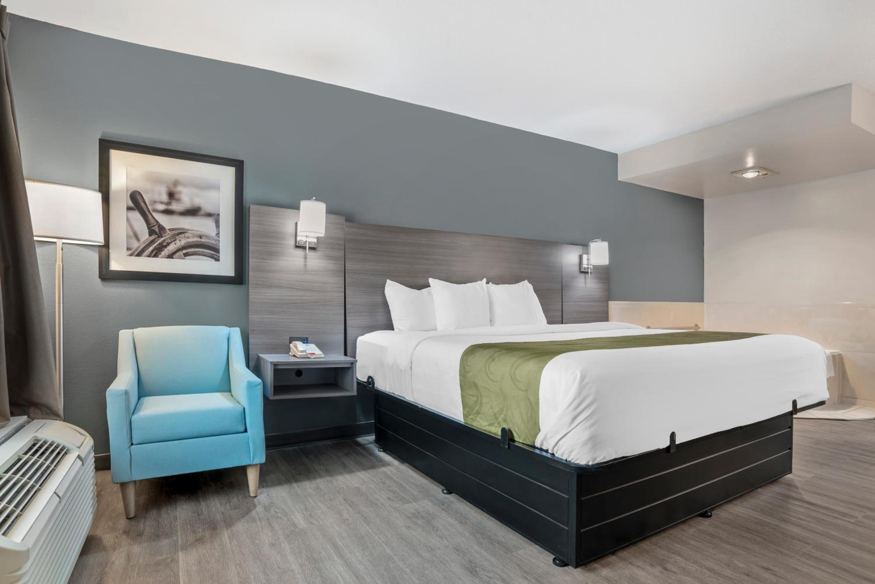 King Room with Whirlpool - Non-Smoking - Photo 2
