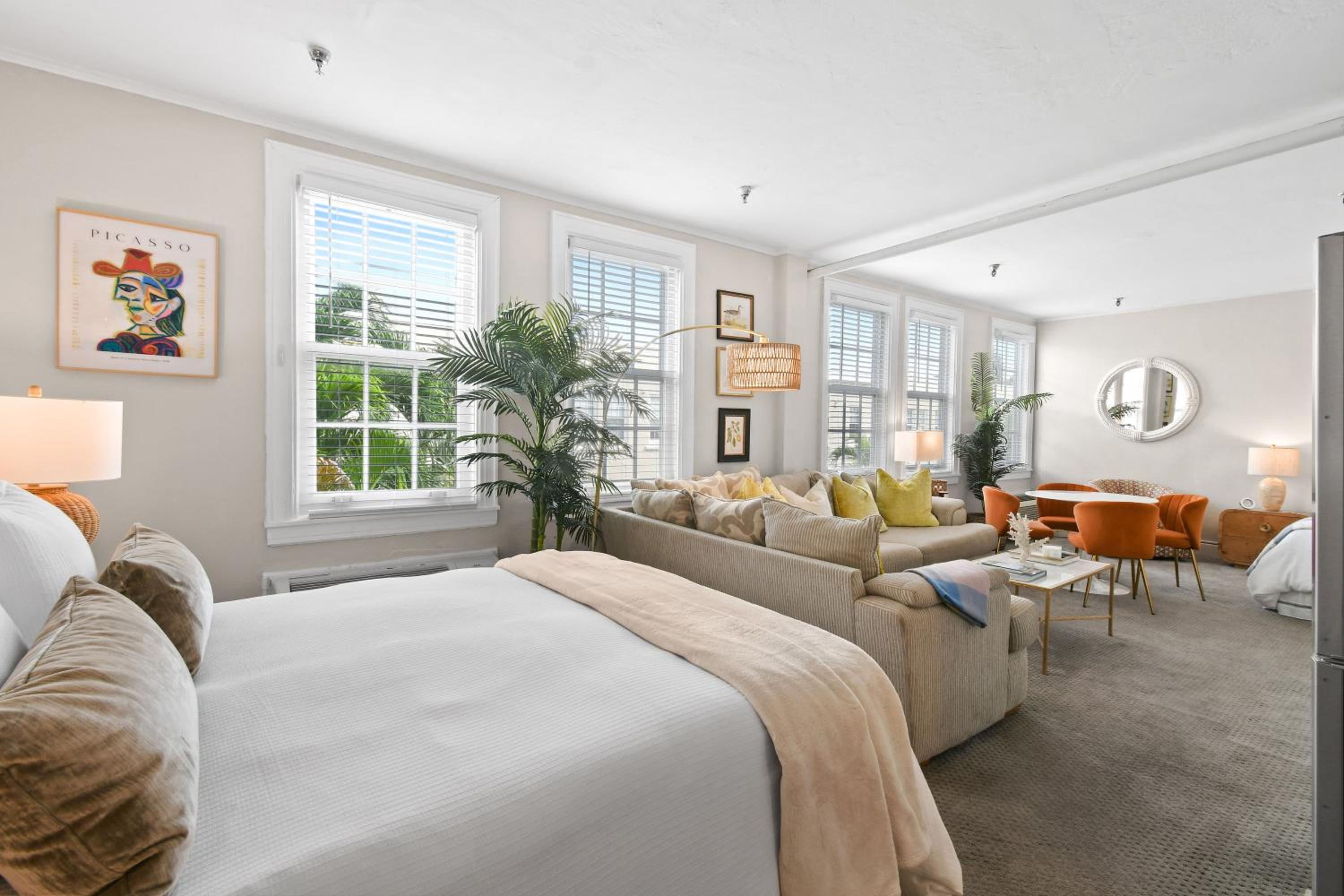 Queen Suite with Pool View