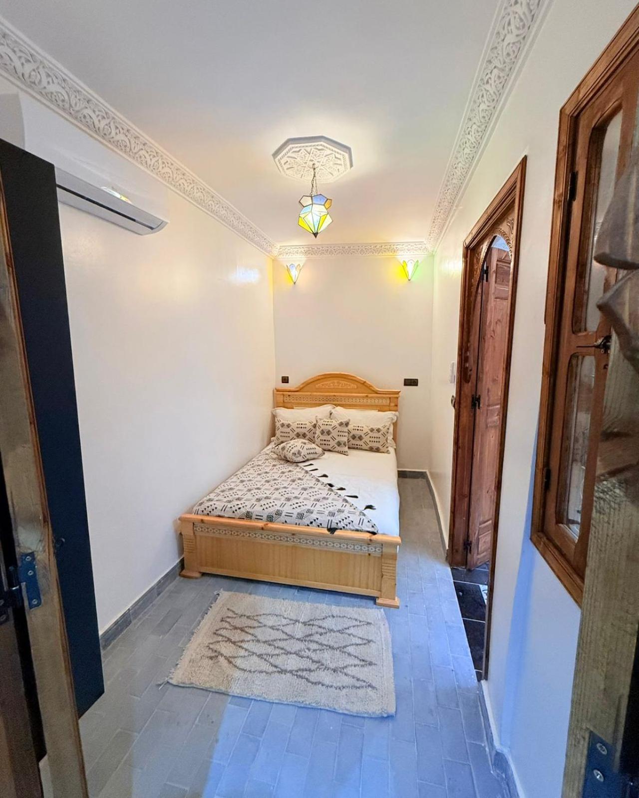 Budget Double Room photo 2