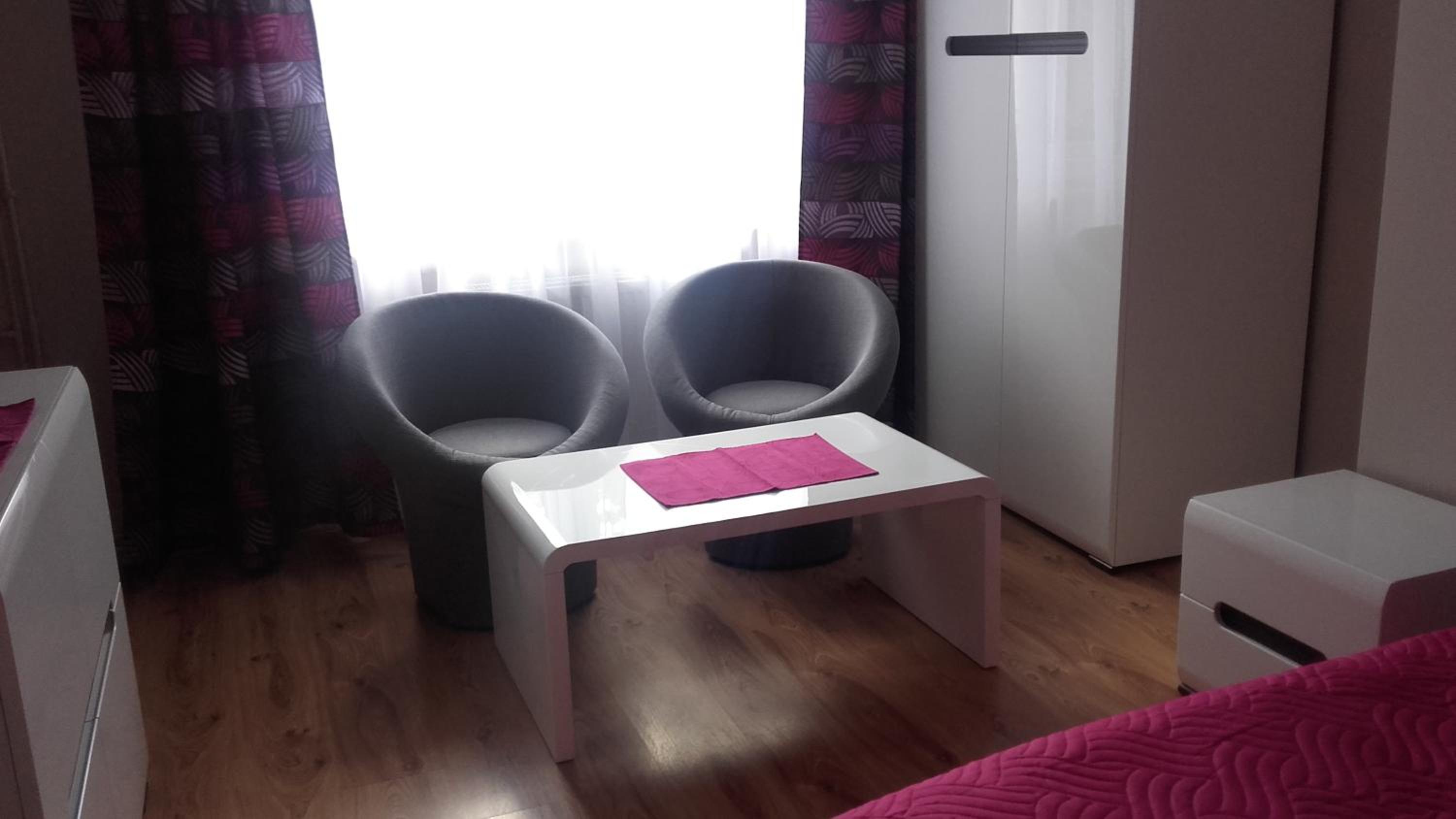 Double Room - Photo 5