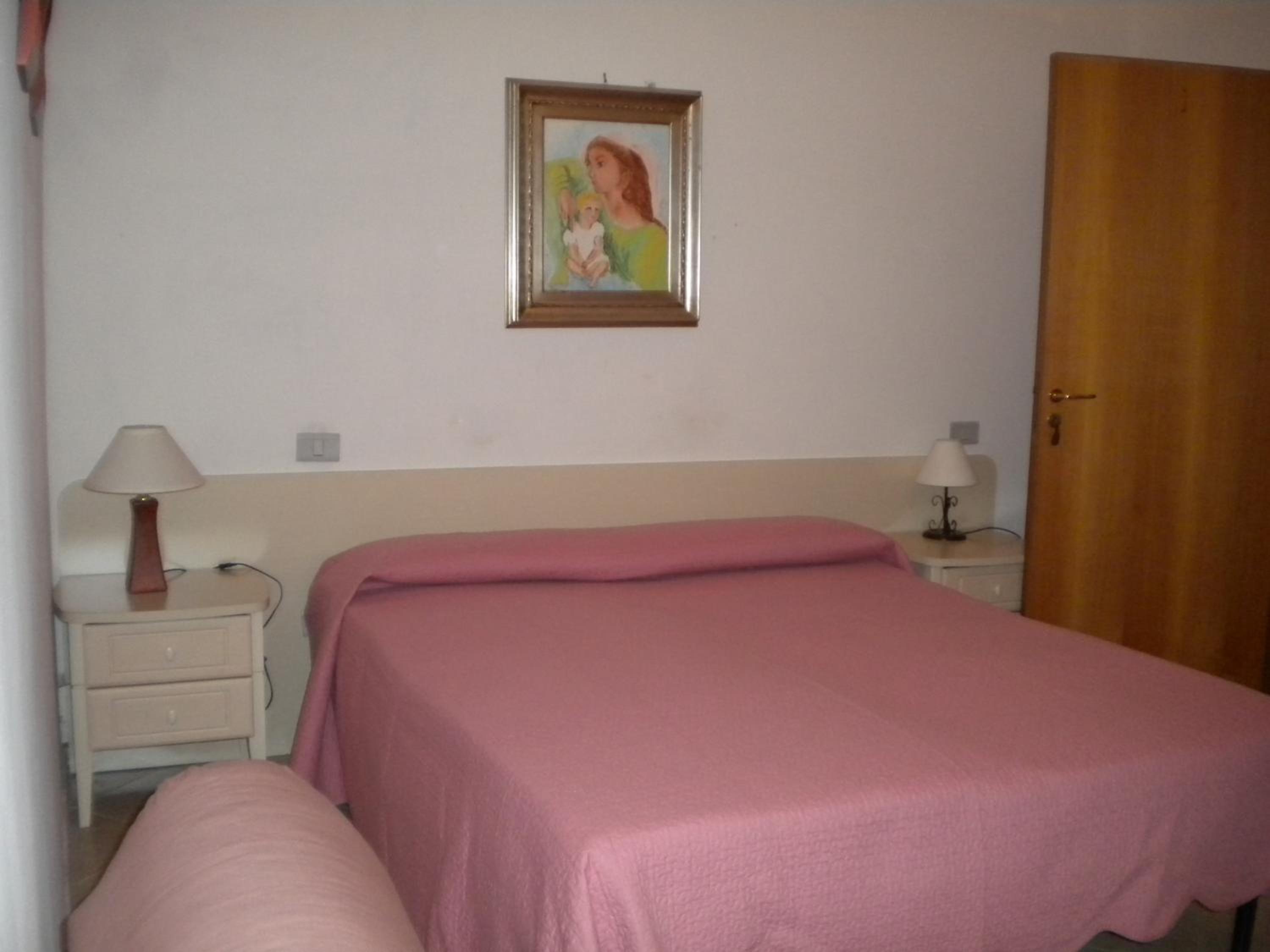Double or Twin Room - Photo 2