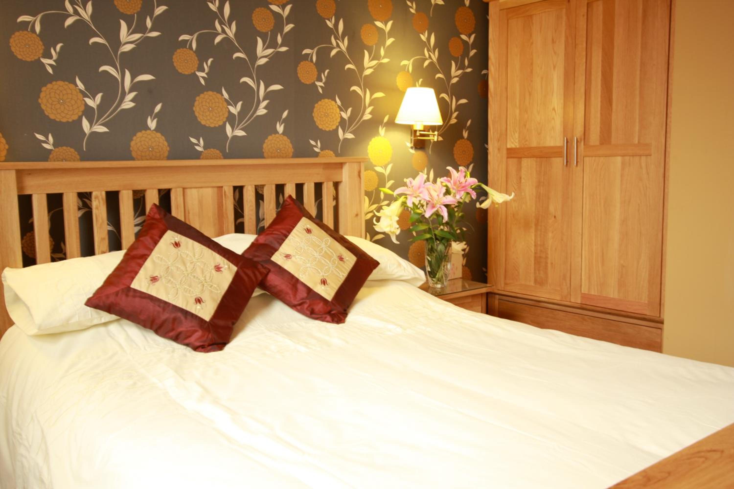 Double Ensuite - Second Floor - Room 7 - Photo 3