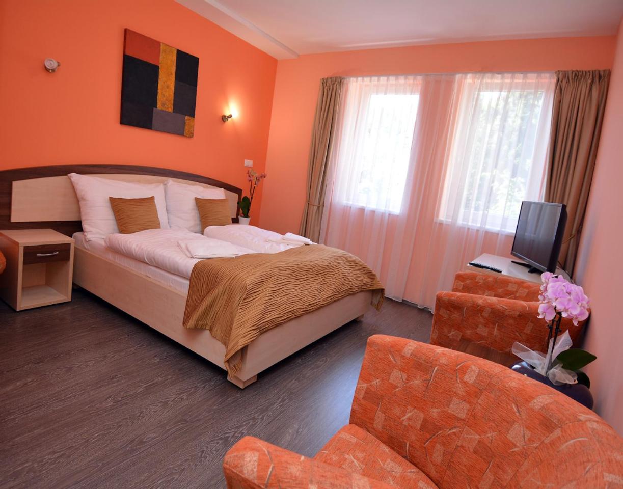 Standard Double Room - Photo 1