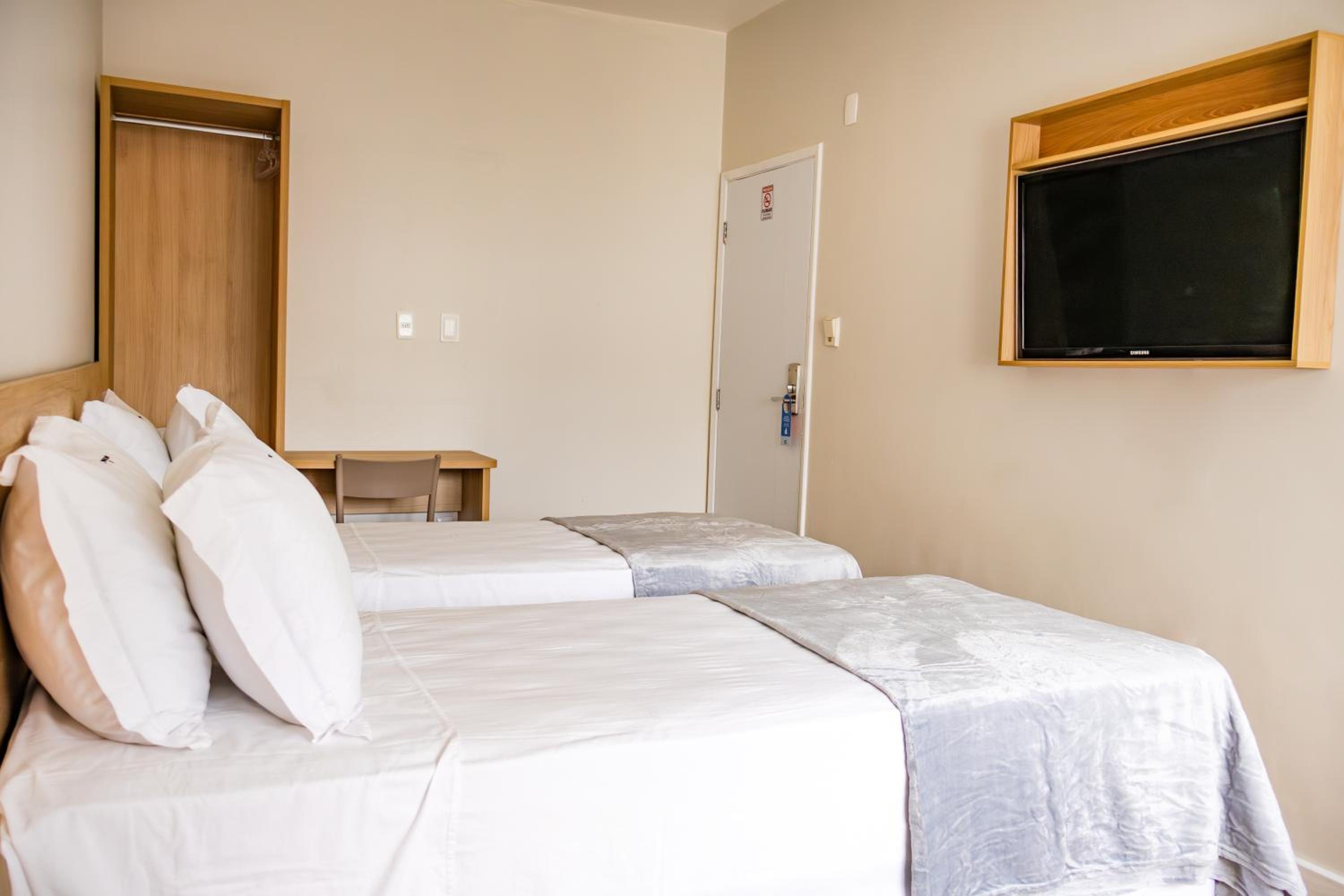 Standard Twin Room photo 3