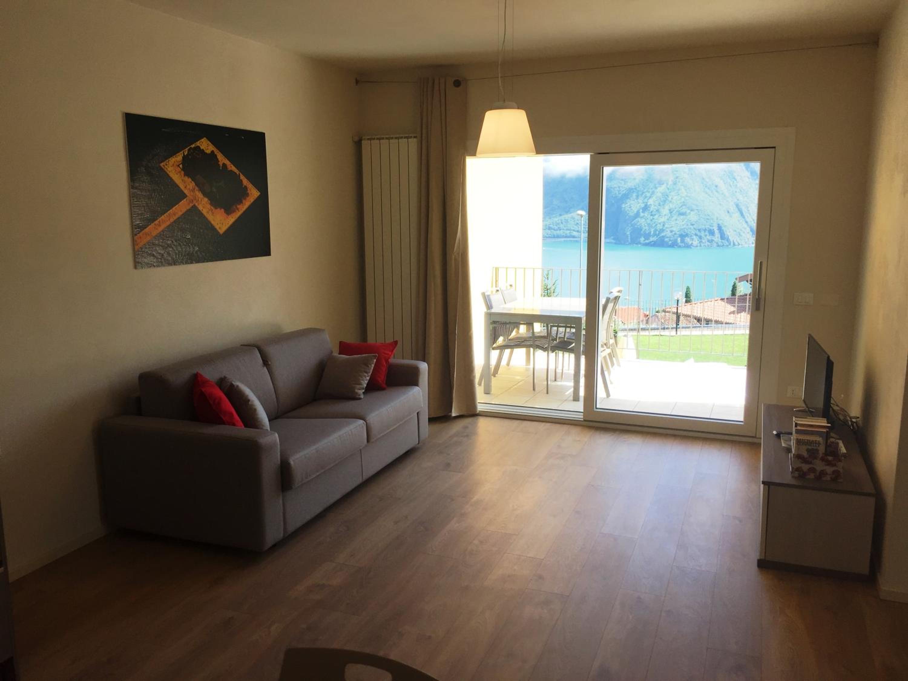 One-Bedroom House photo 1