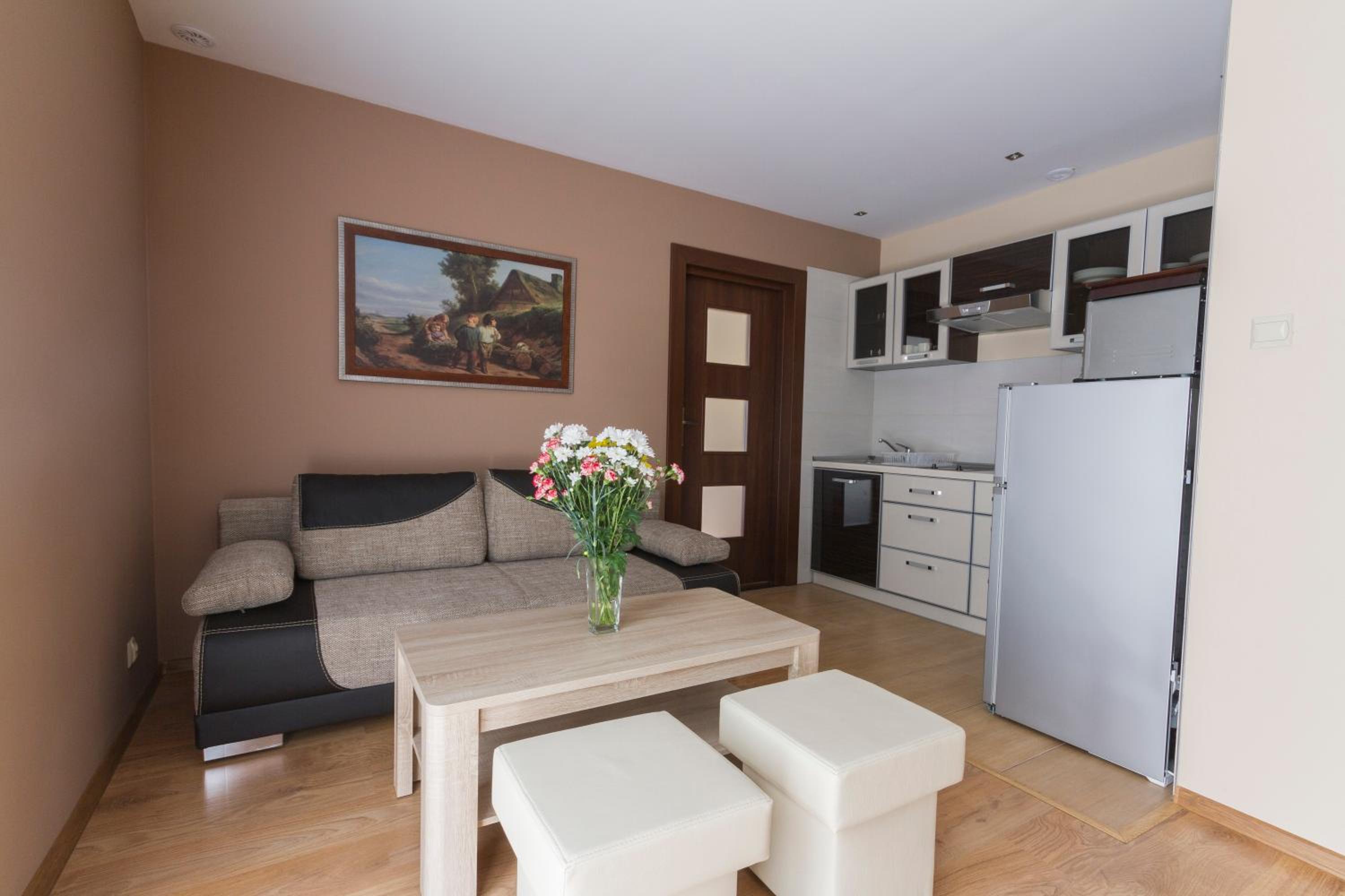 One-Bedroom Apartment photo 1