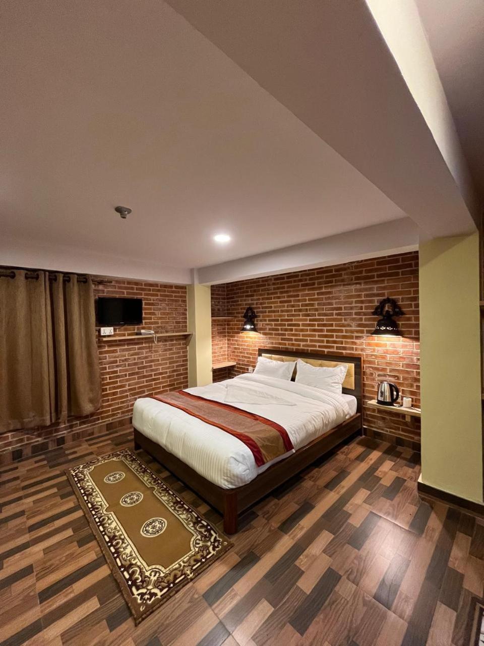 King Room with Balcony