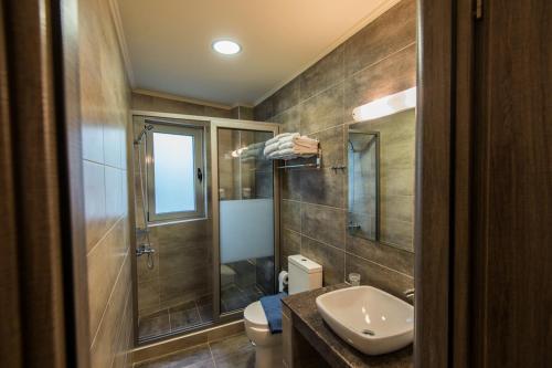 Standard Triple Room with Sea View - Photo 5