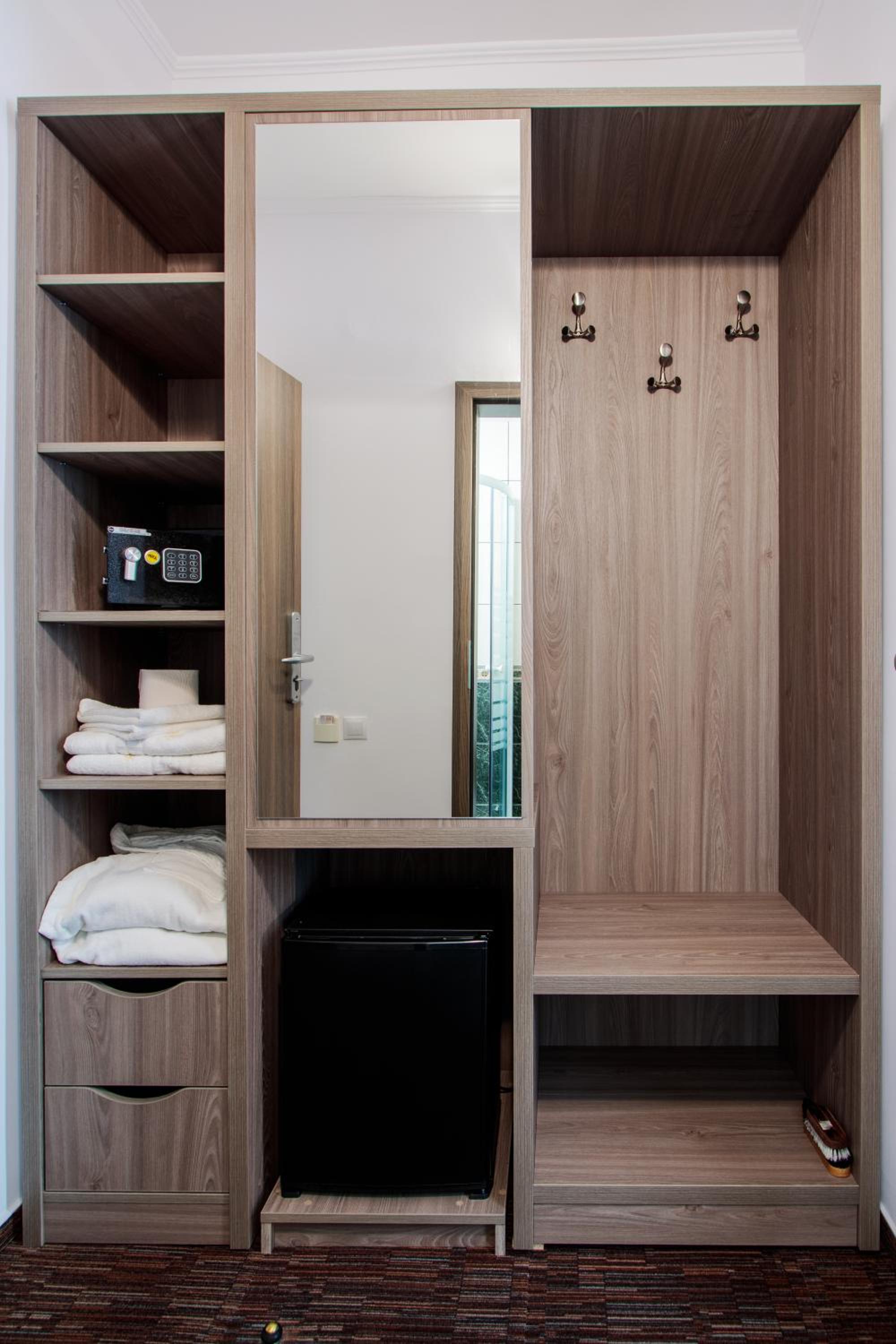 Celebrate in Romanian Style (Festive Dinners Included ) - Double/ Twin Room without Balcony