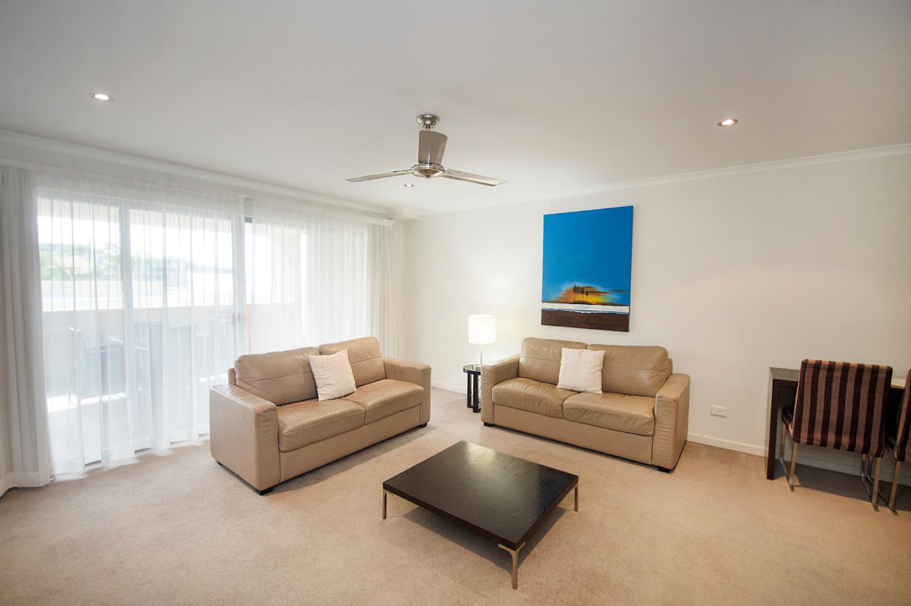 One-Bedroom Apartment - Photo 3