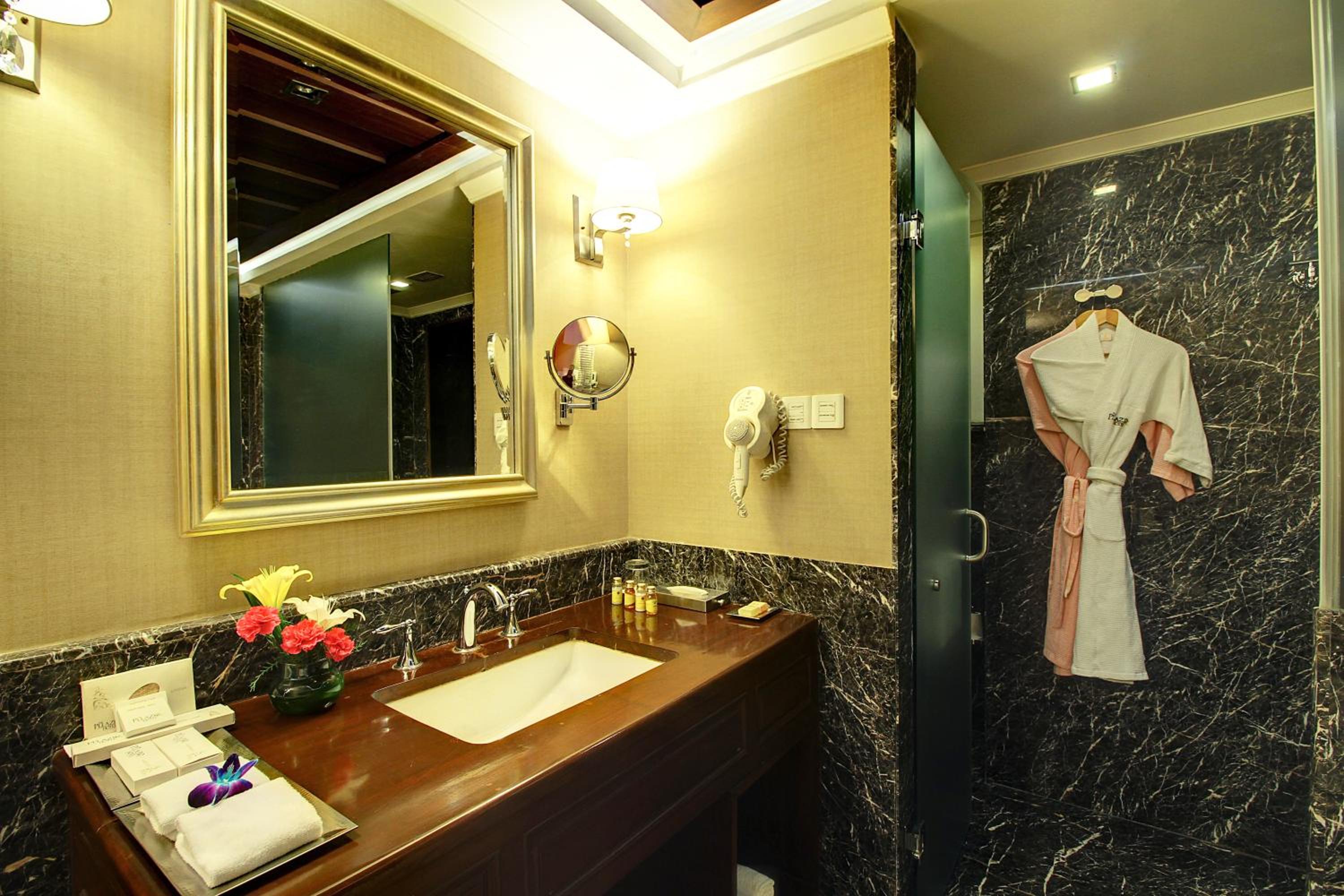 Contemporary Room with 15% off on food and soft beverages