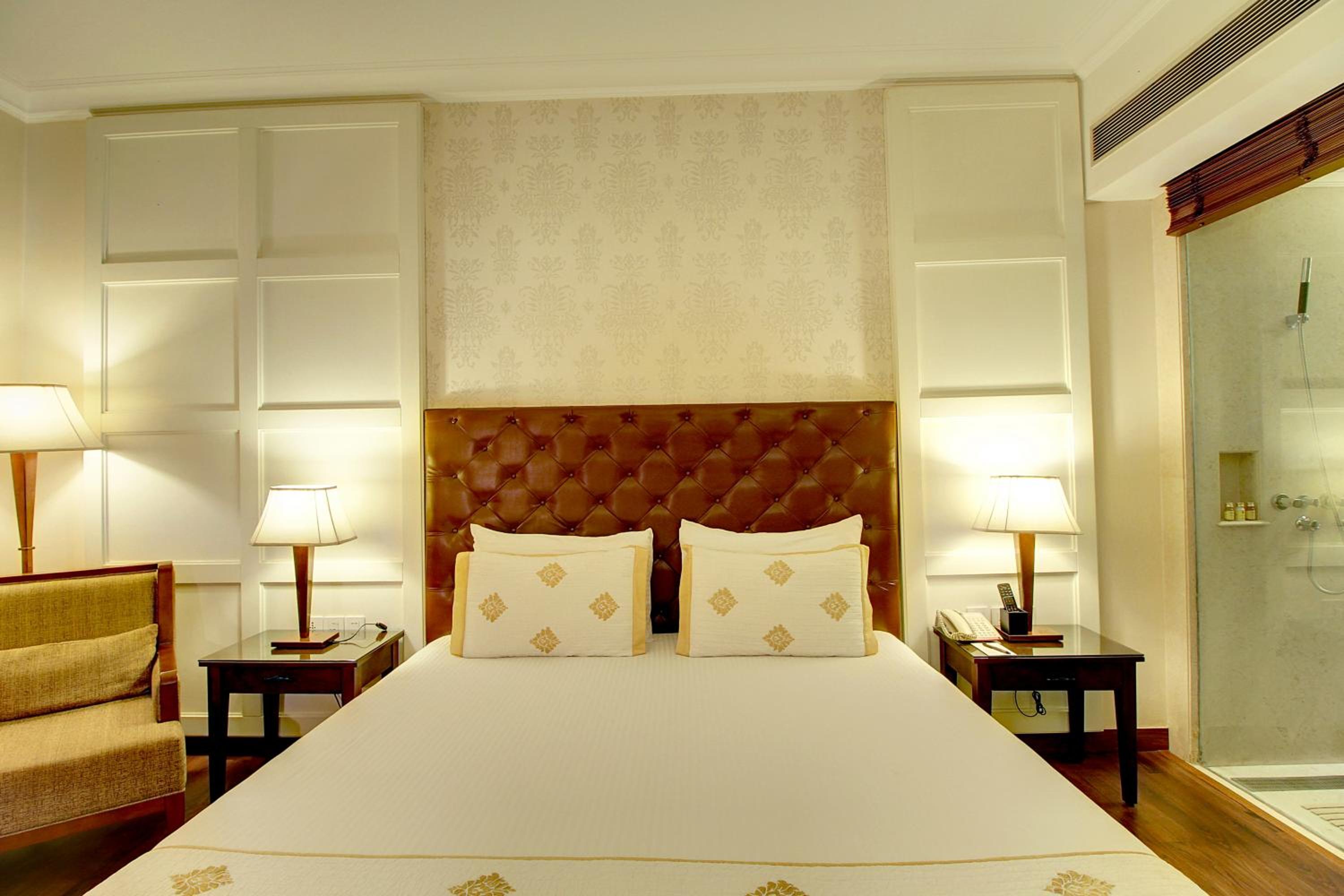 Contemporary Room with 15% off on food and soft beverages