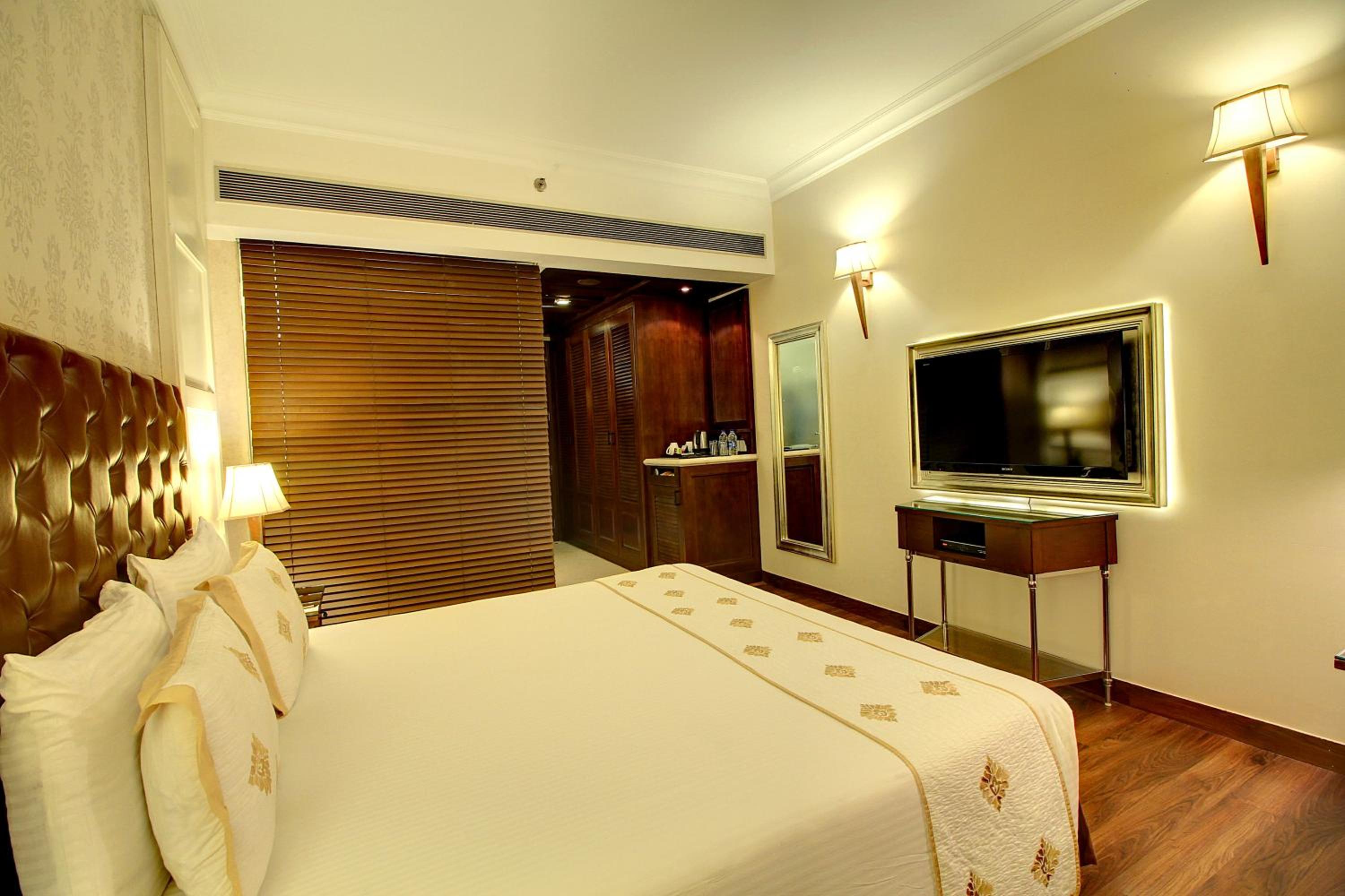 Neo Classic Room with 15% off on food and soft beverages