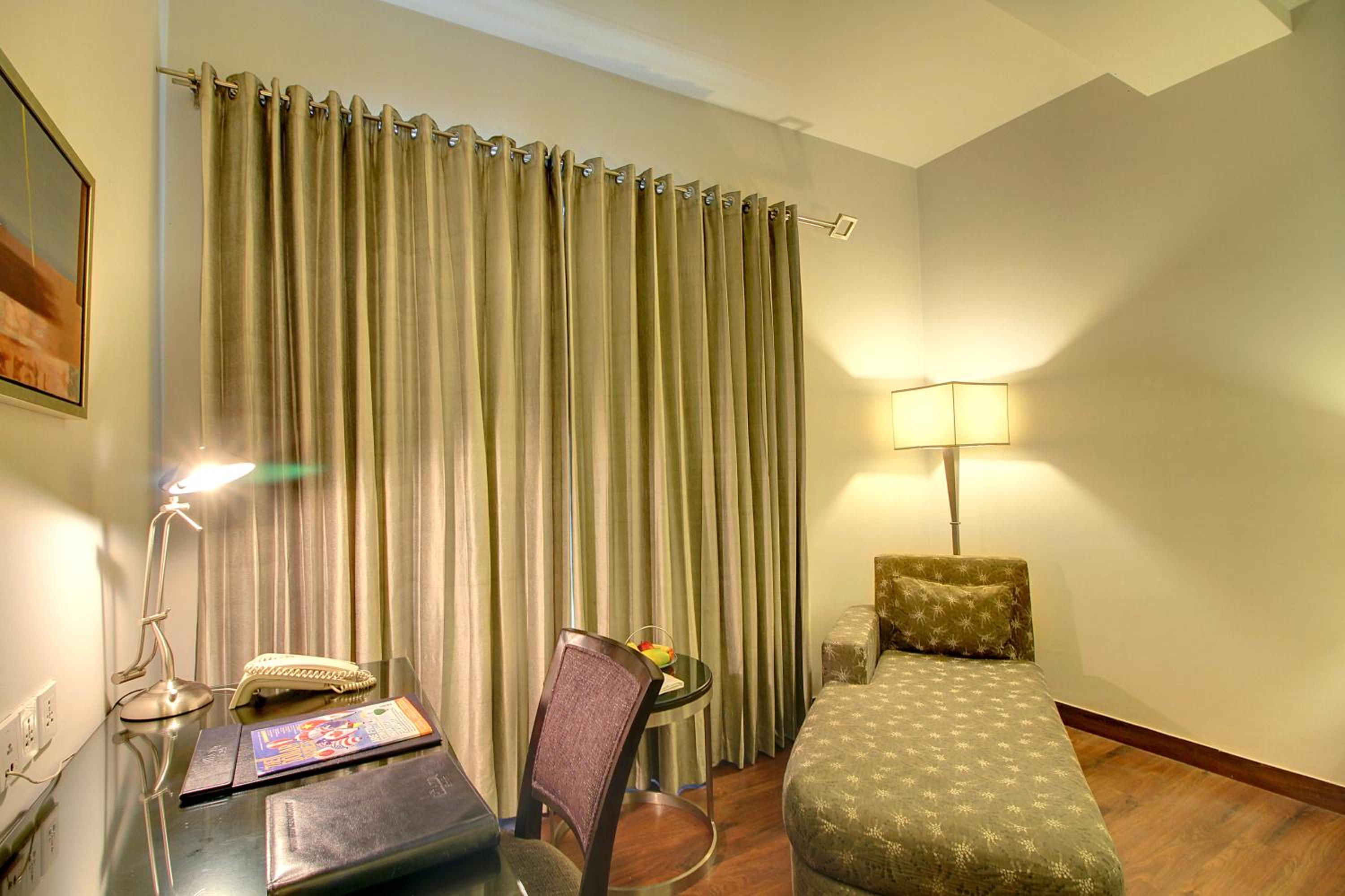 Contemporary Room with 15% off on food and soft beverages  photo 3