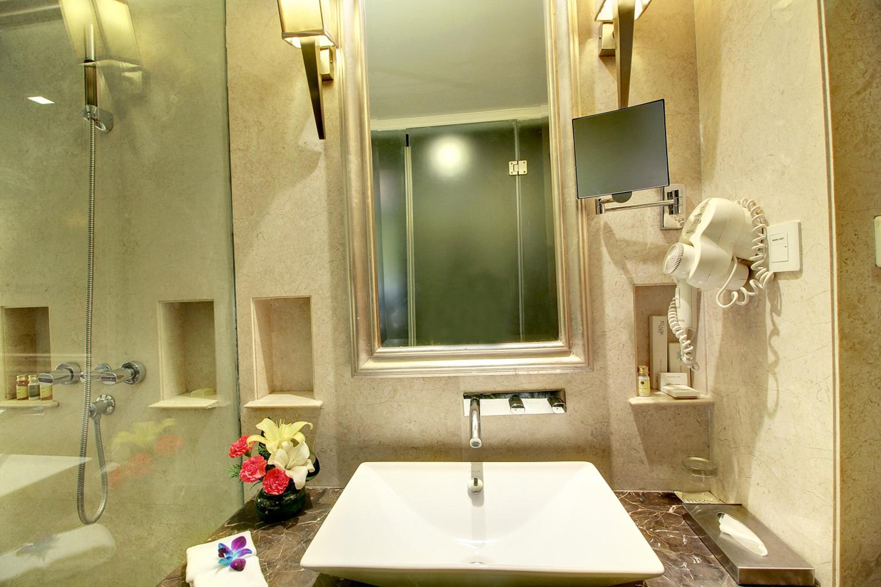 Neo Classic Room with 15% off on food and soft beverages