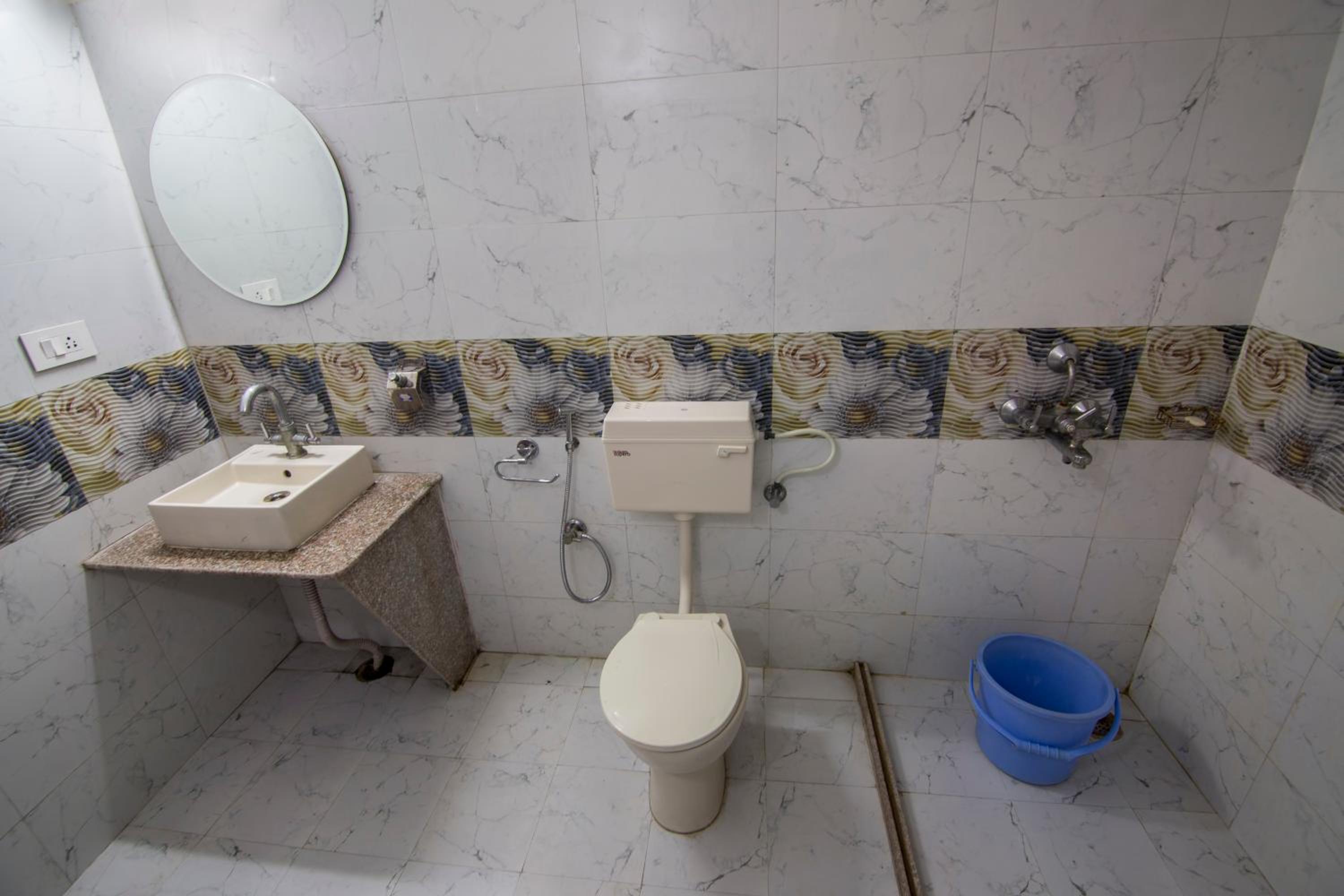 Double Room - Photo 10