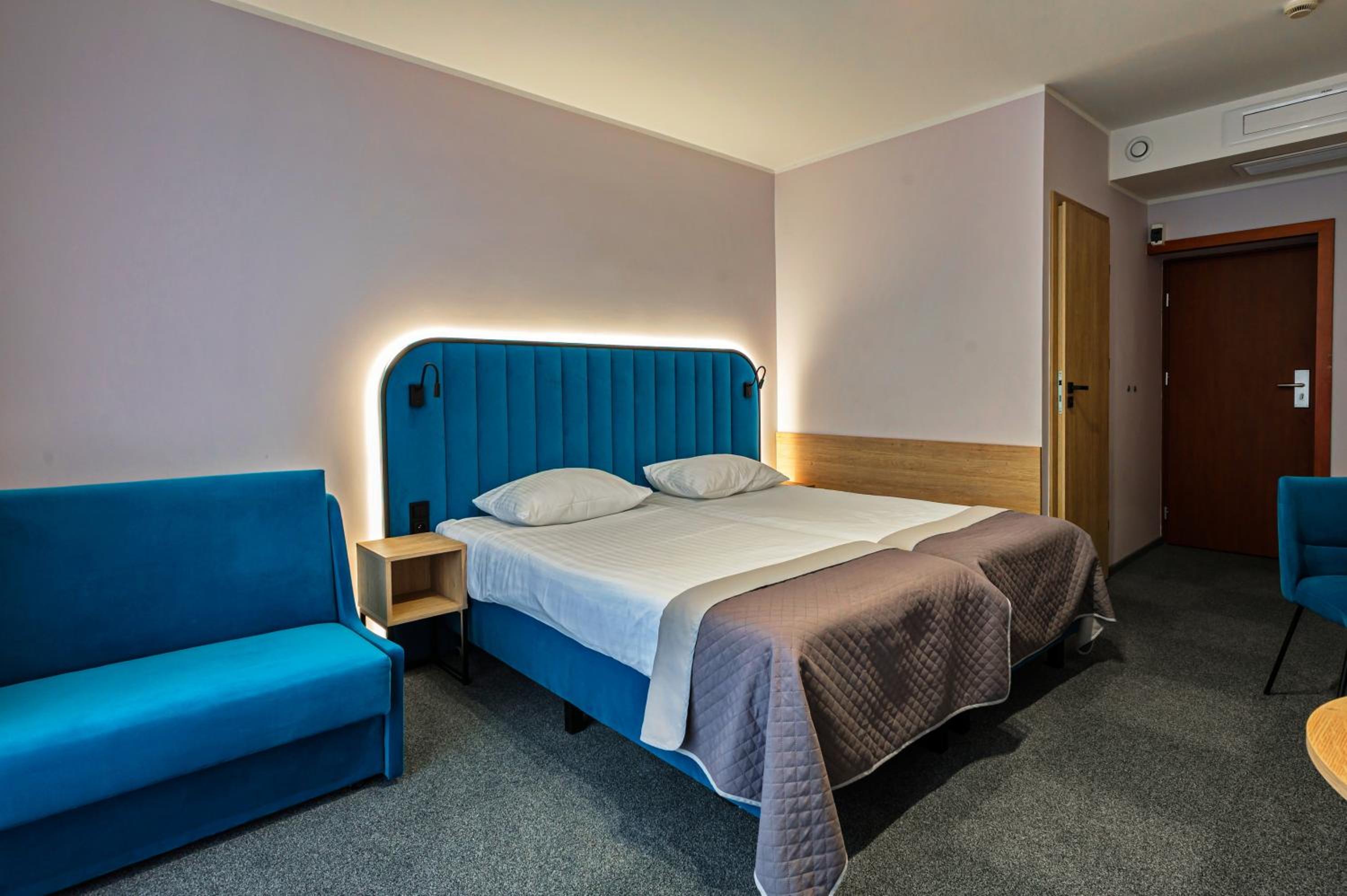 Double or Twin Room with Lake View