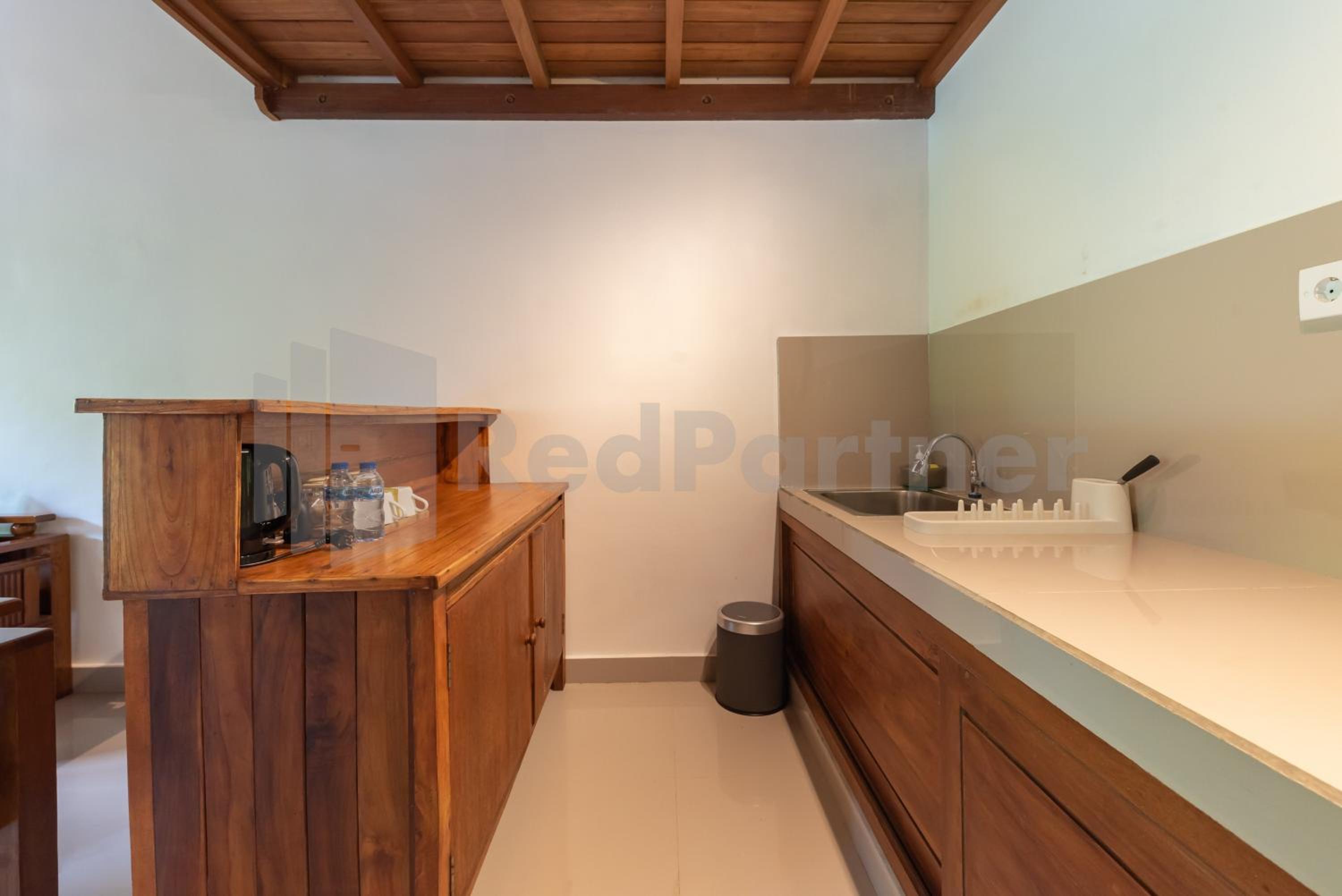Studio - Photo 6