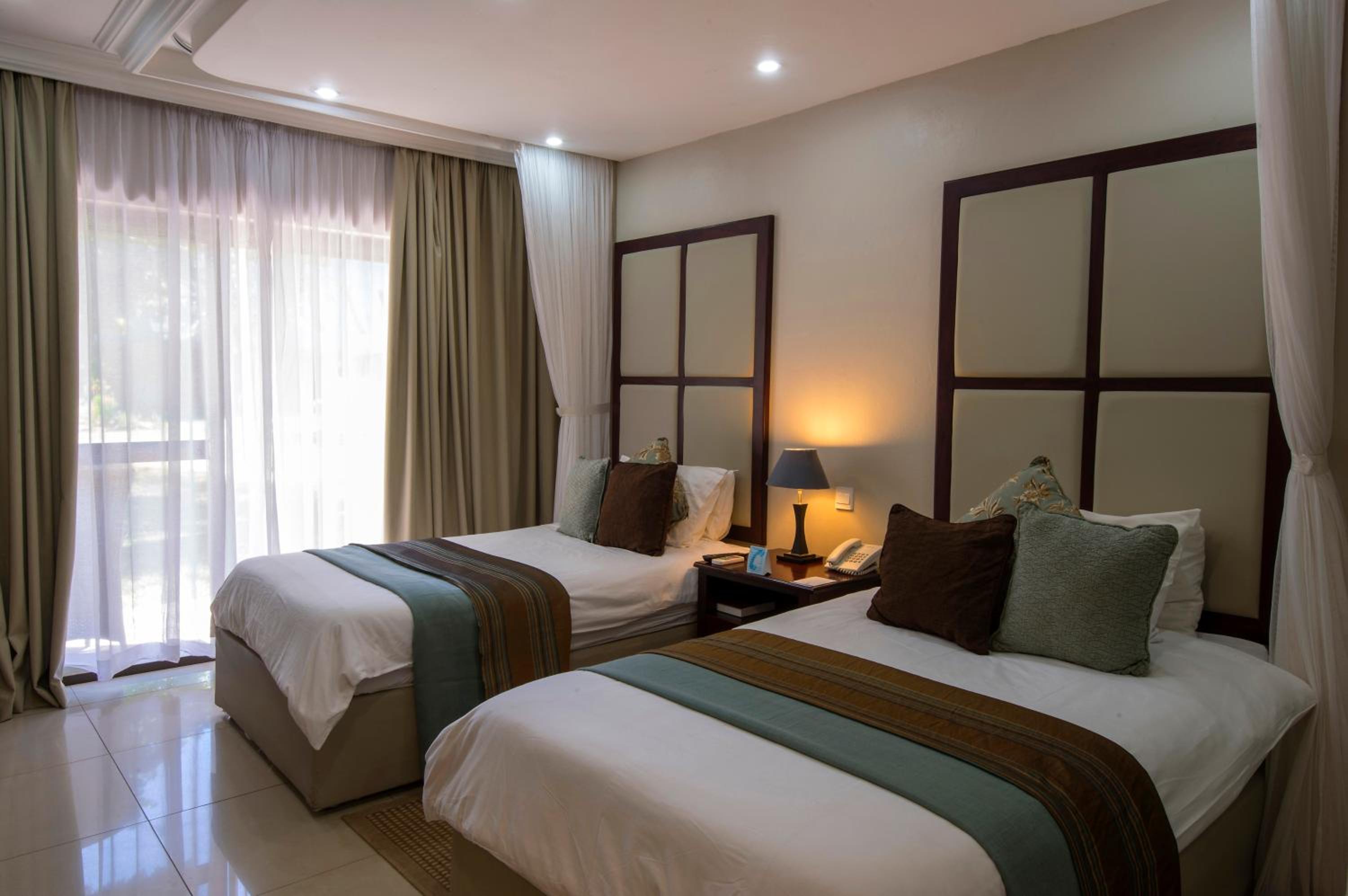 Standard Twin Room with River View photo 3