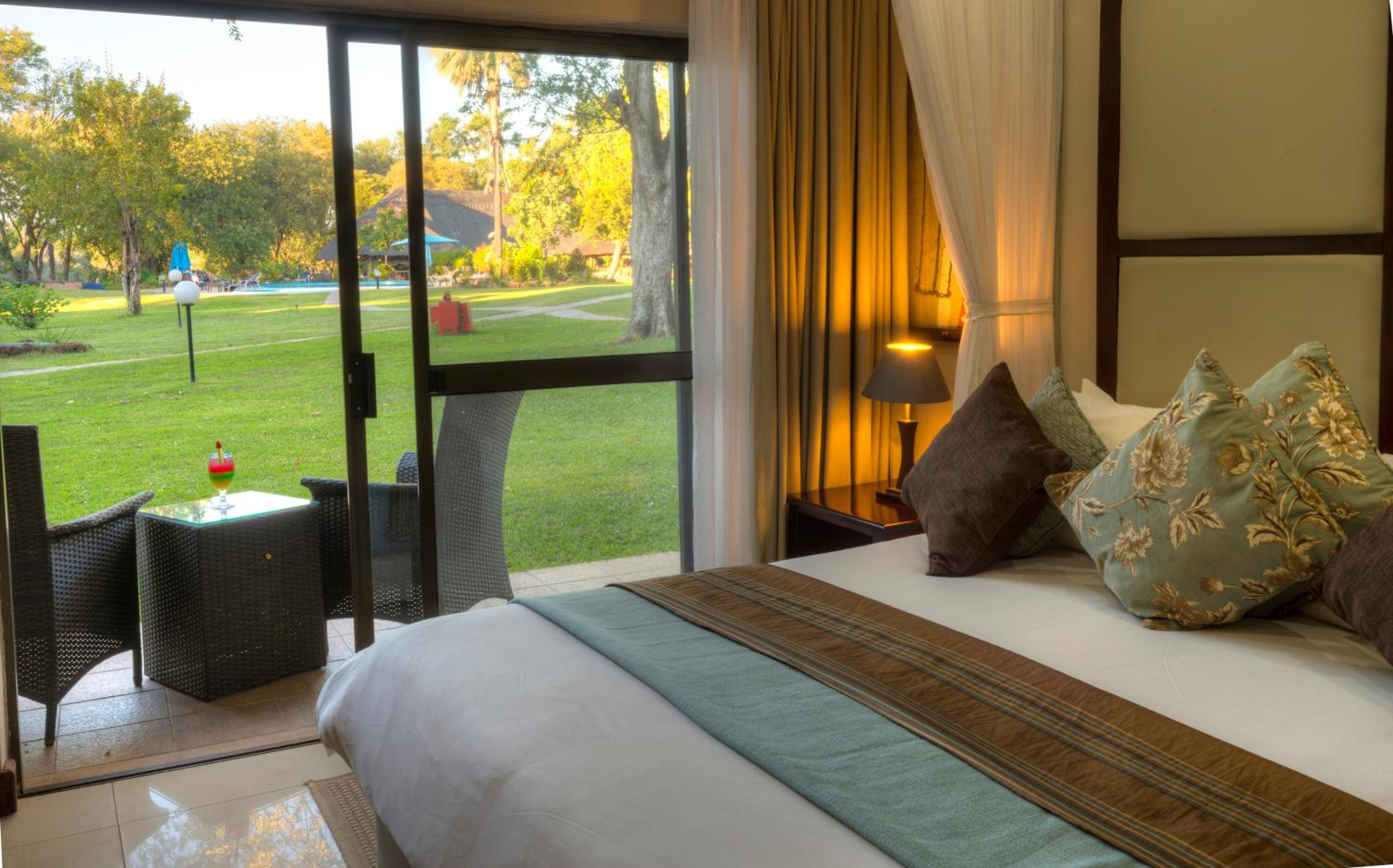 Double Room with Garden View - Photo 5