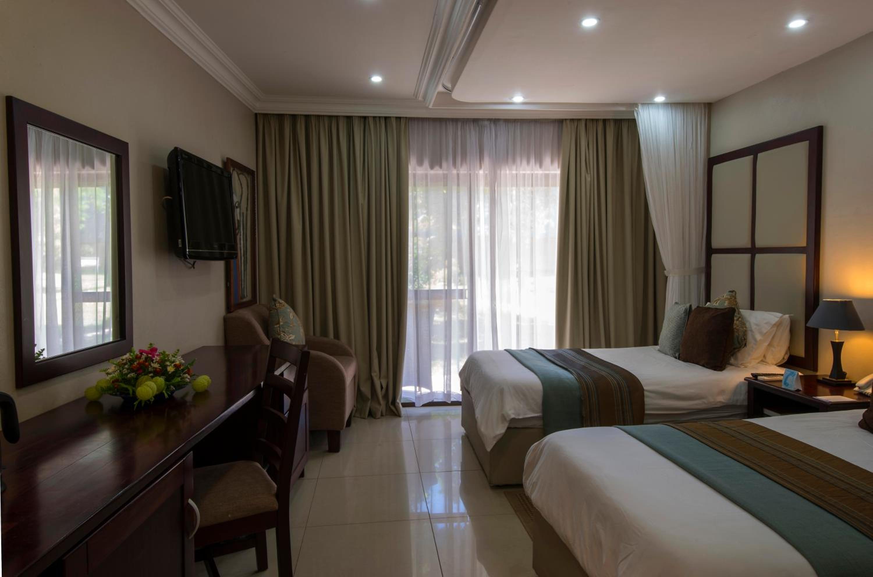 Standard Twin Room with River View photo 2