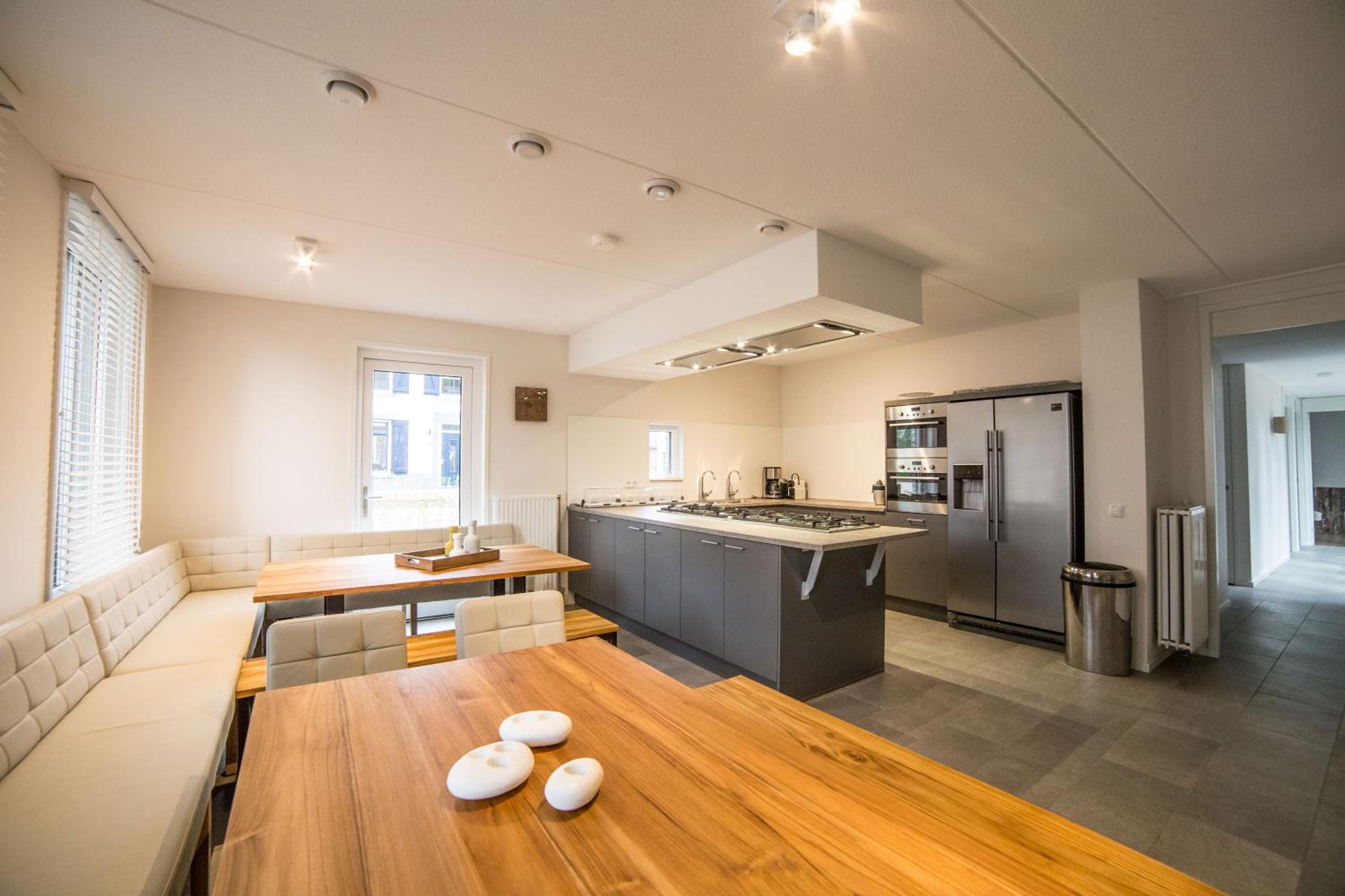 Luxury Ten-Bedroom House with Private Sauna photo 3