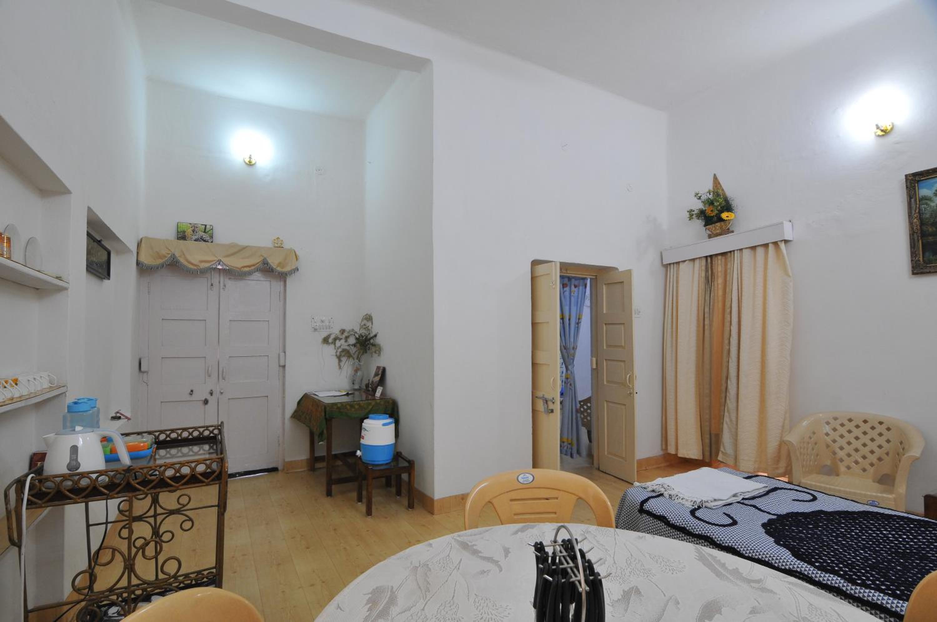 Standard Suite (Blue) - Photo 13