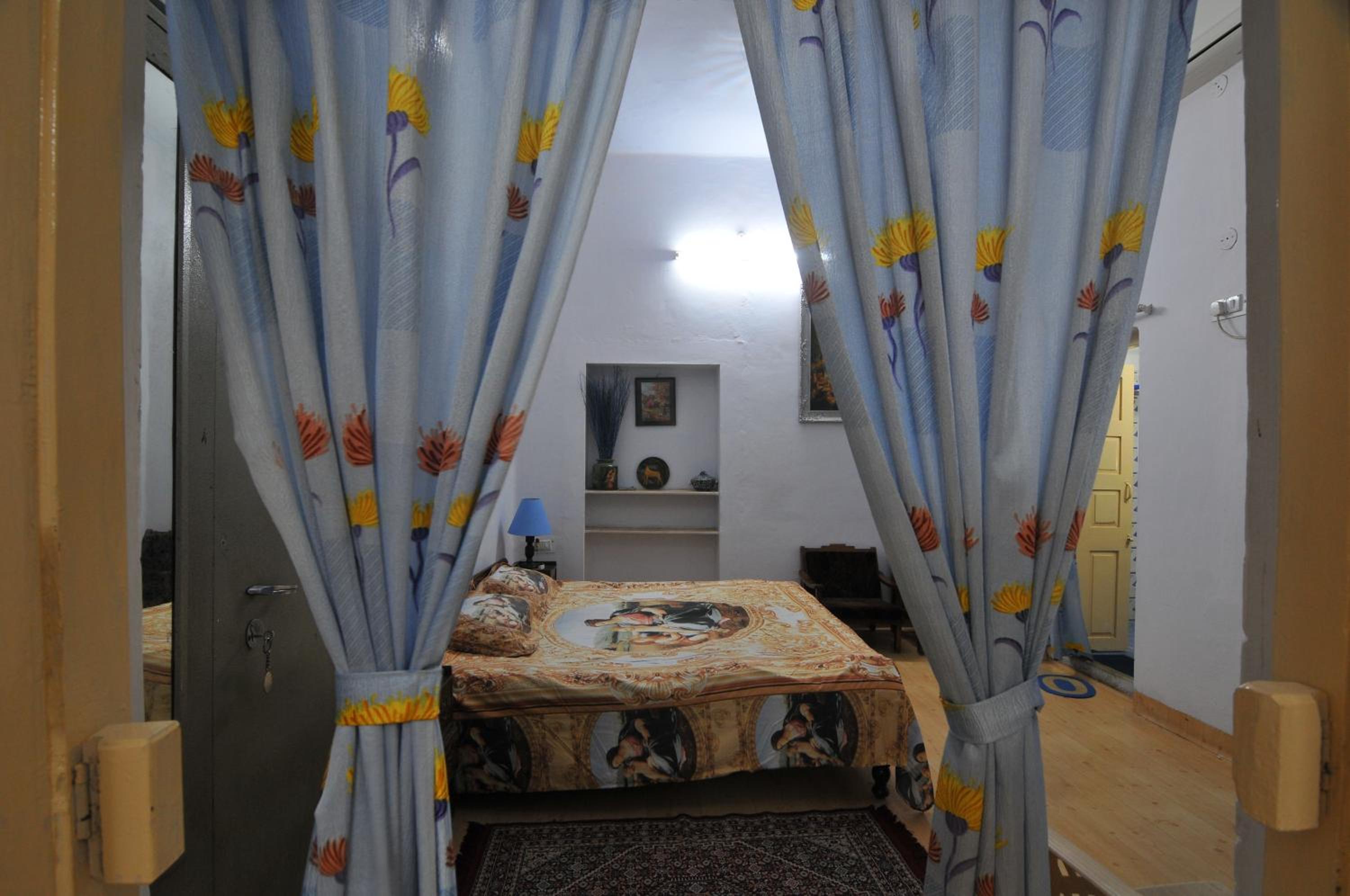 Standard Suite (Blue) - Photo 14