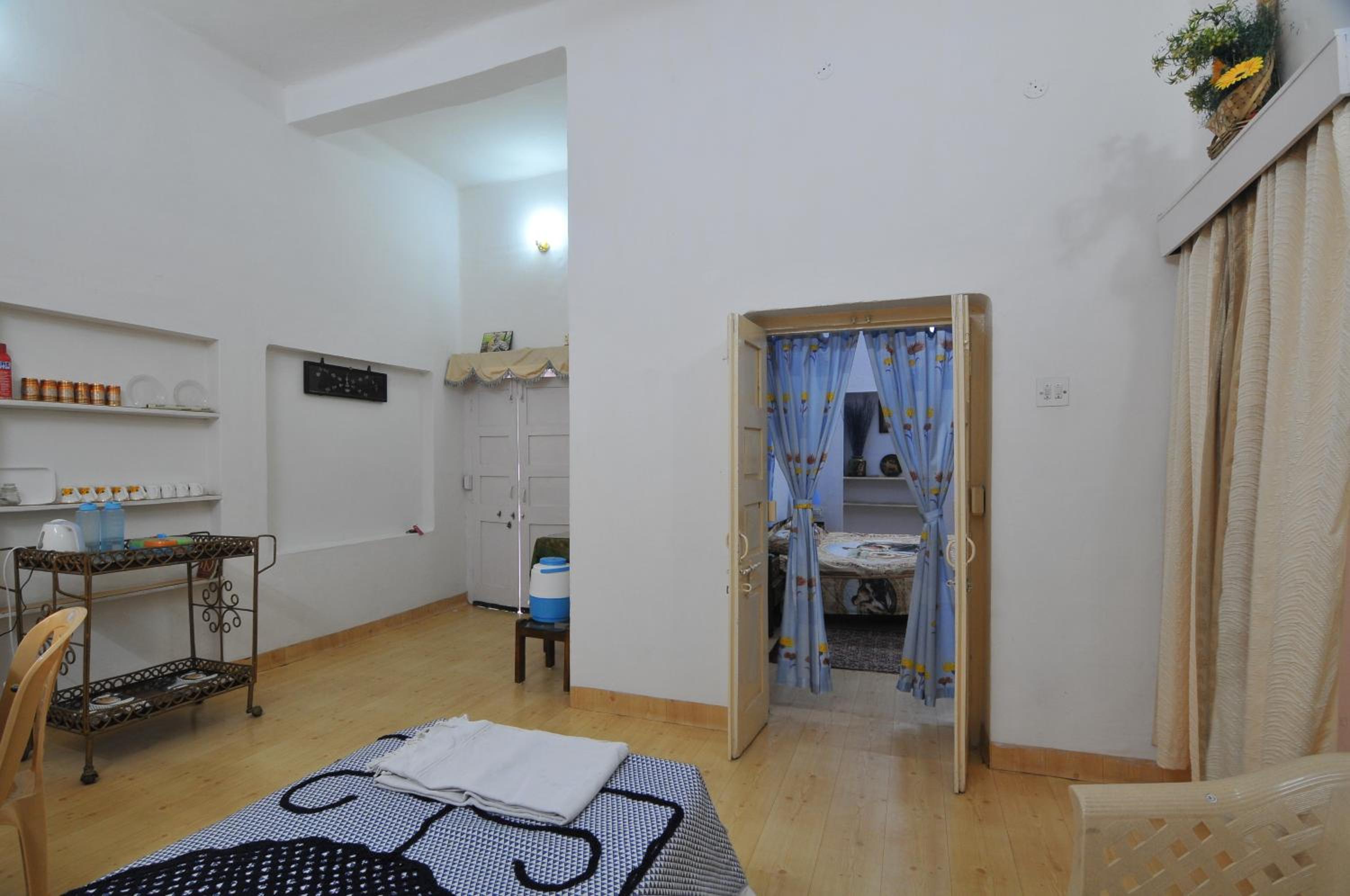 Standard Suite (Blue) - Photo 15