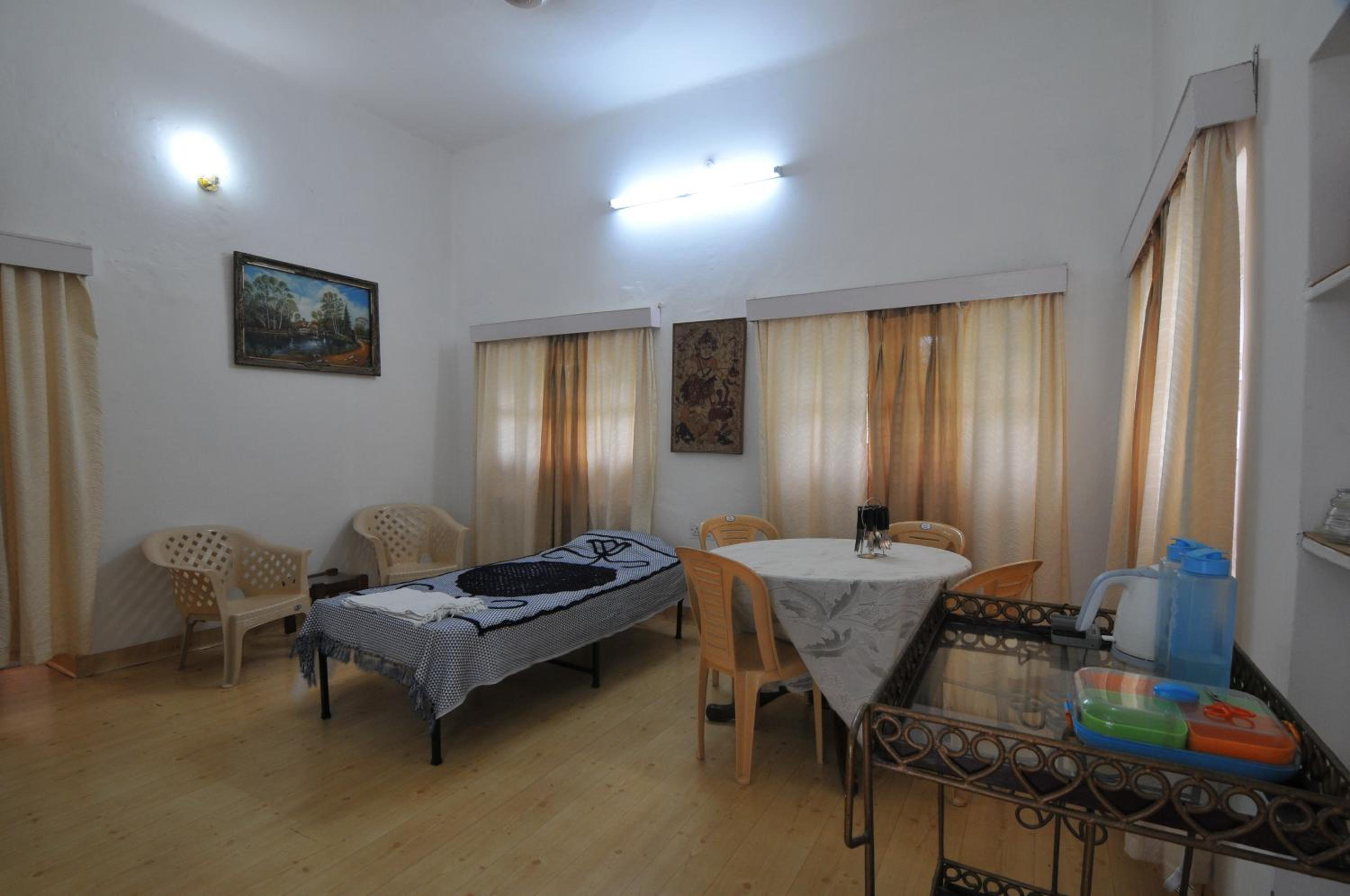 Standard Suite (Blue) - Photo 16