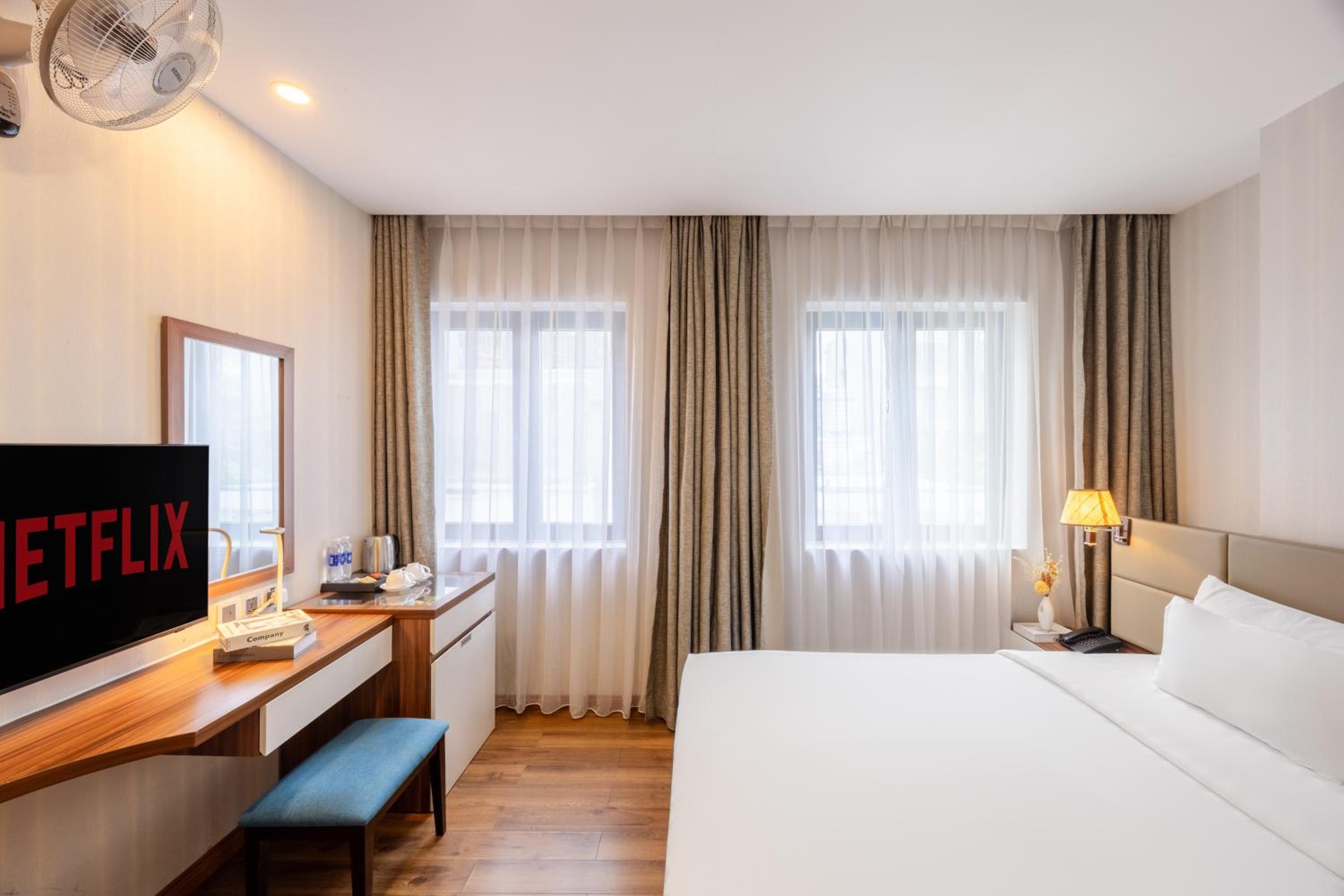 Deluxe King Room
