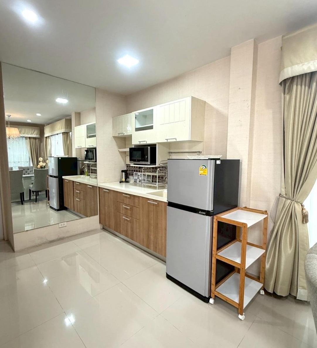 Three-Bedroom Apartment - Photo 6