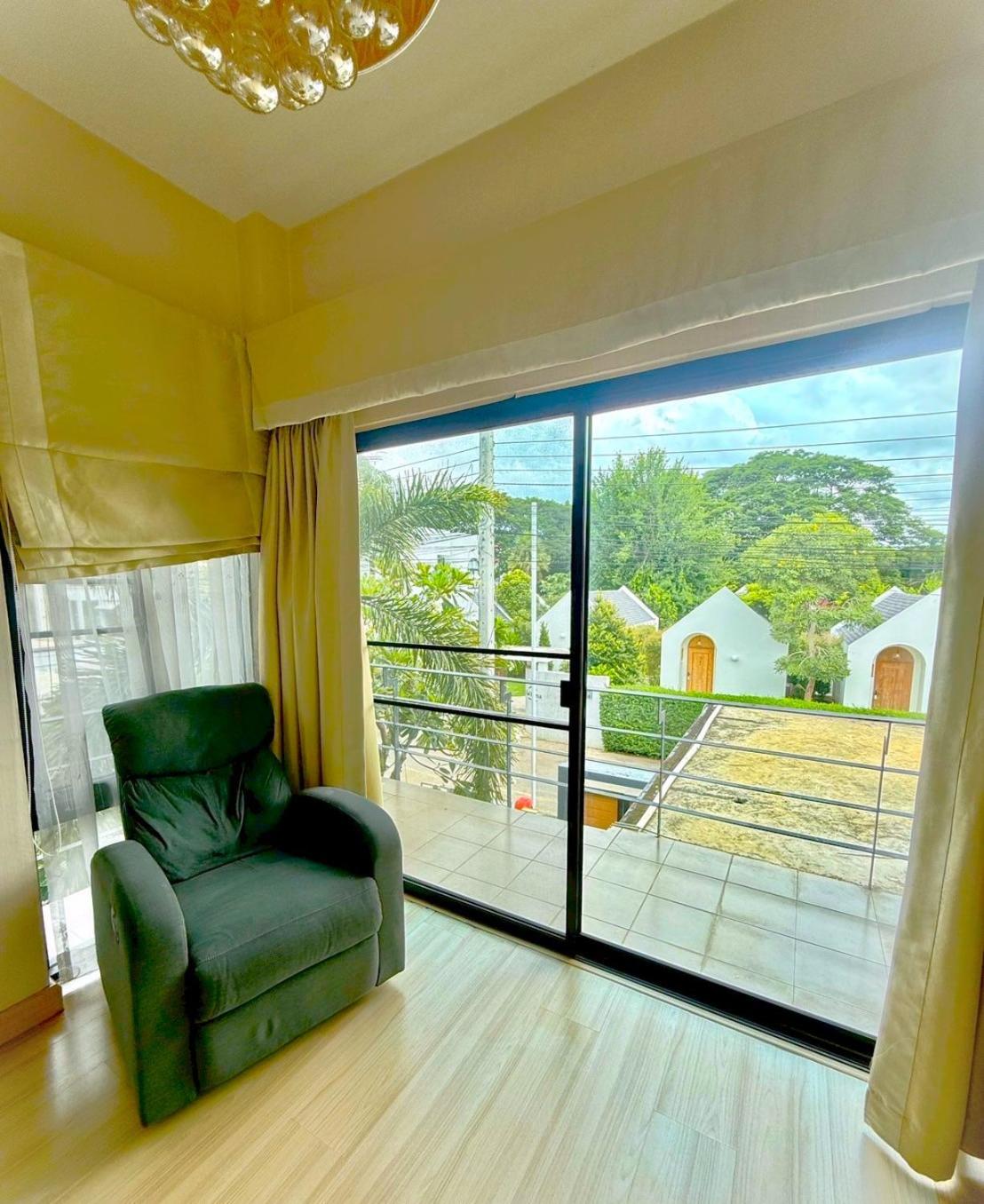 Three-Bedroom Apartment - Photo 13